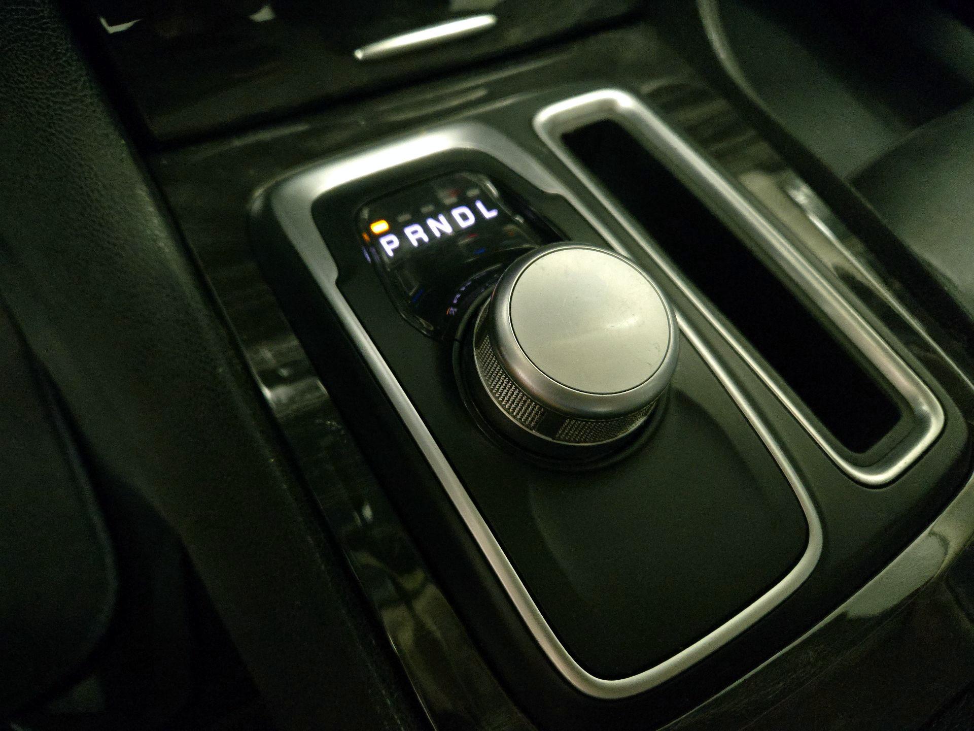 Thumbnail: 2015 Chrysler 300 - 16