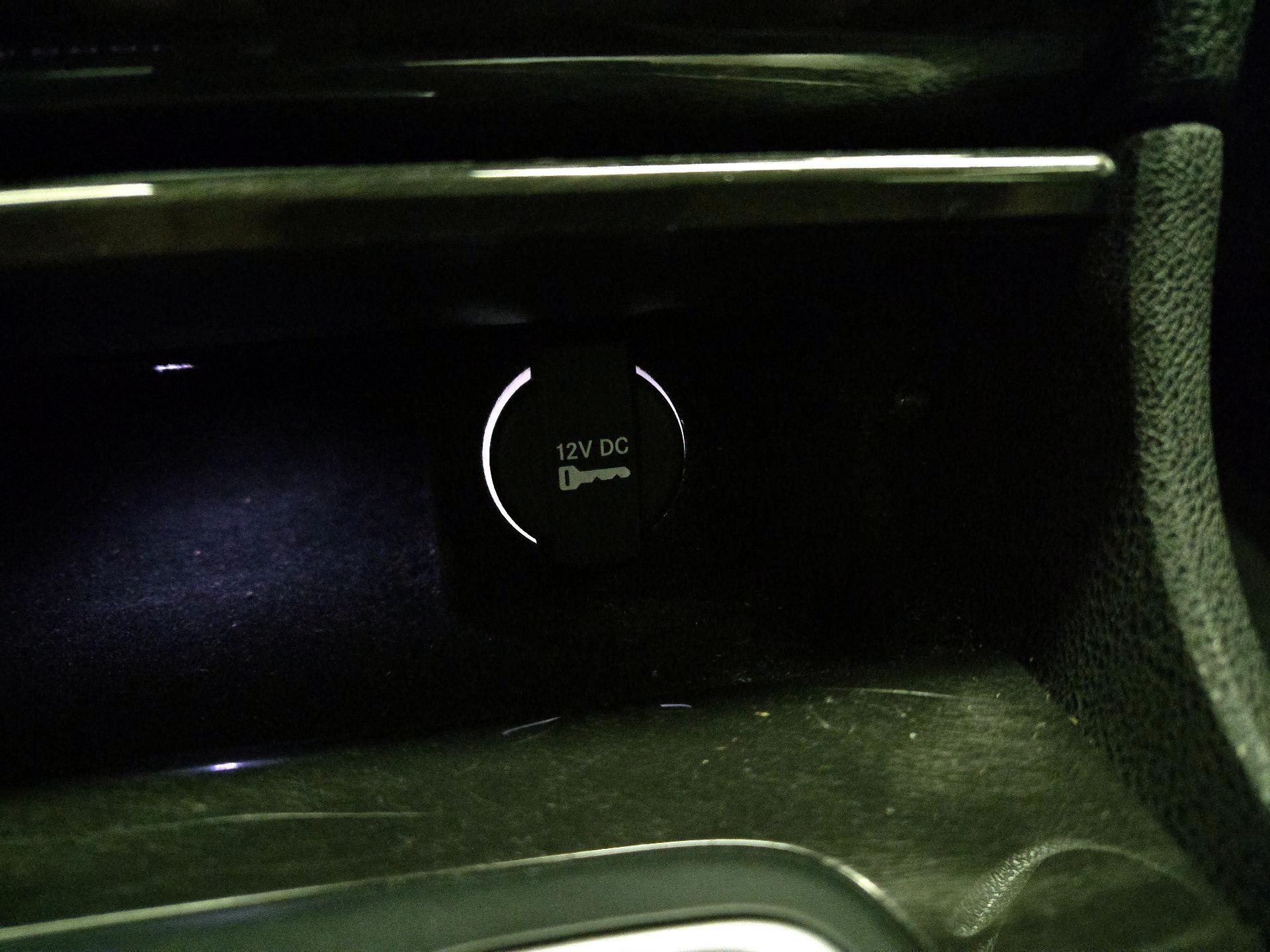 Thumbnail: 2015 Chrysler 300 - 17