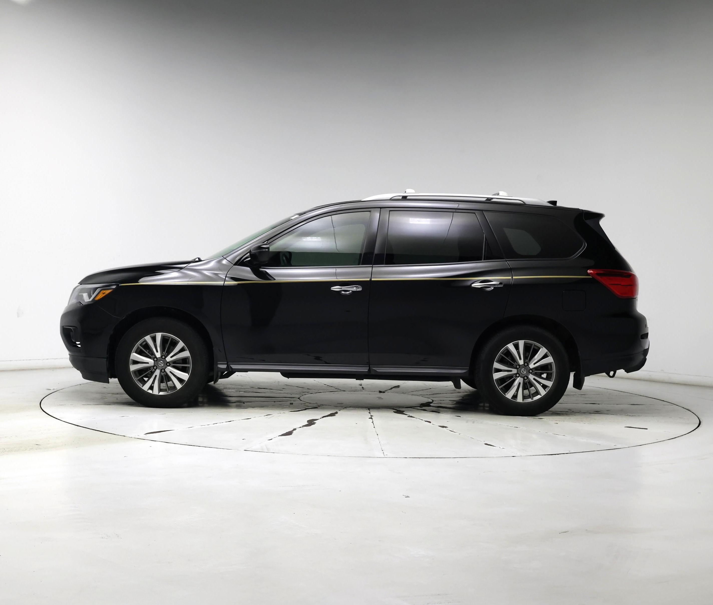 Thumbnail: 2019 Nissan Pathfinder - 3