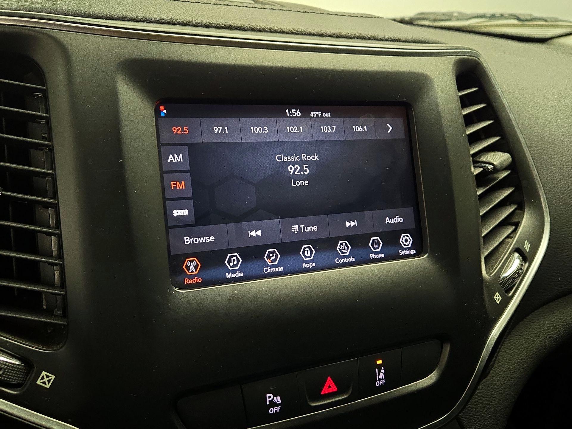 Thumbnail: 2021 Jeep Cherokee - 15