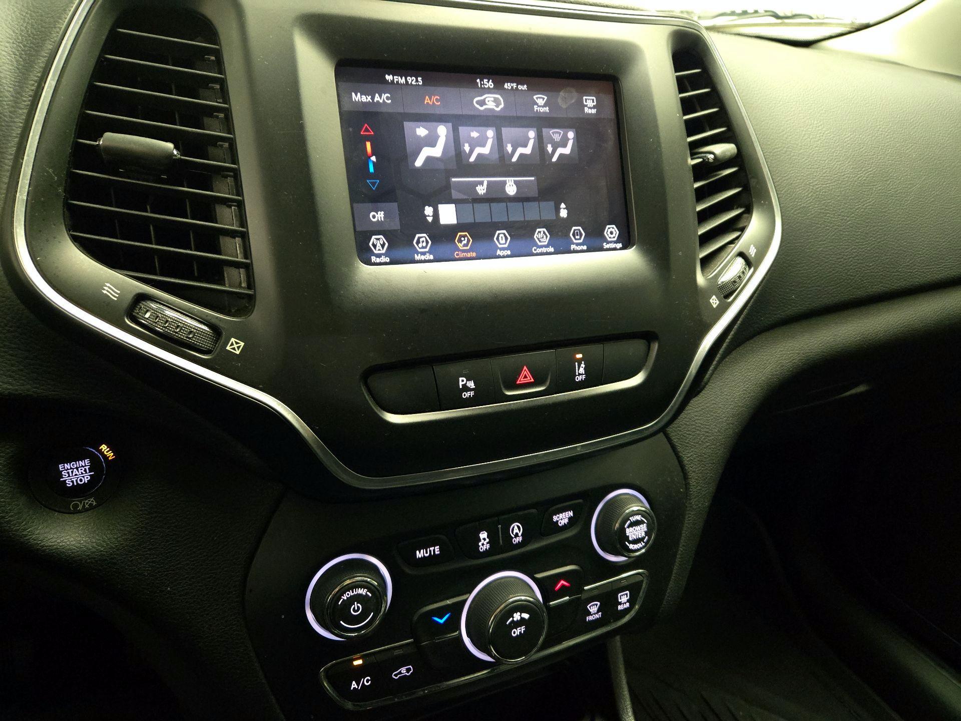 Thumbnail: 2021 Jeep Cherokee - 16