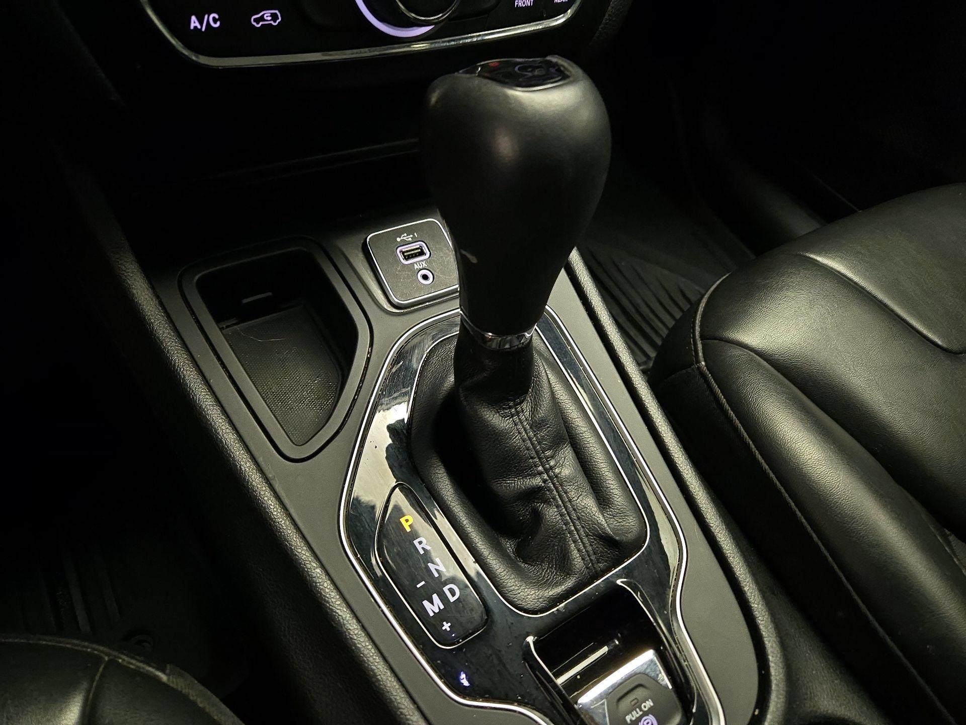 Thumbnail: 2021 Jeep Cherokee - 17