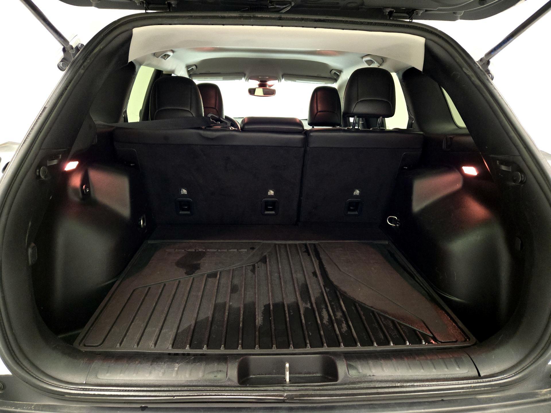 Thumbnail: 2021 Jeep Cherokee - 20