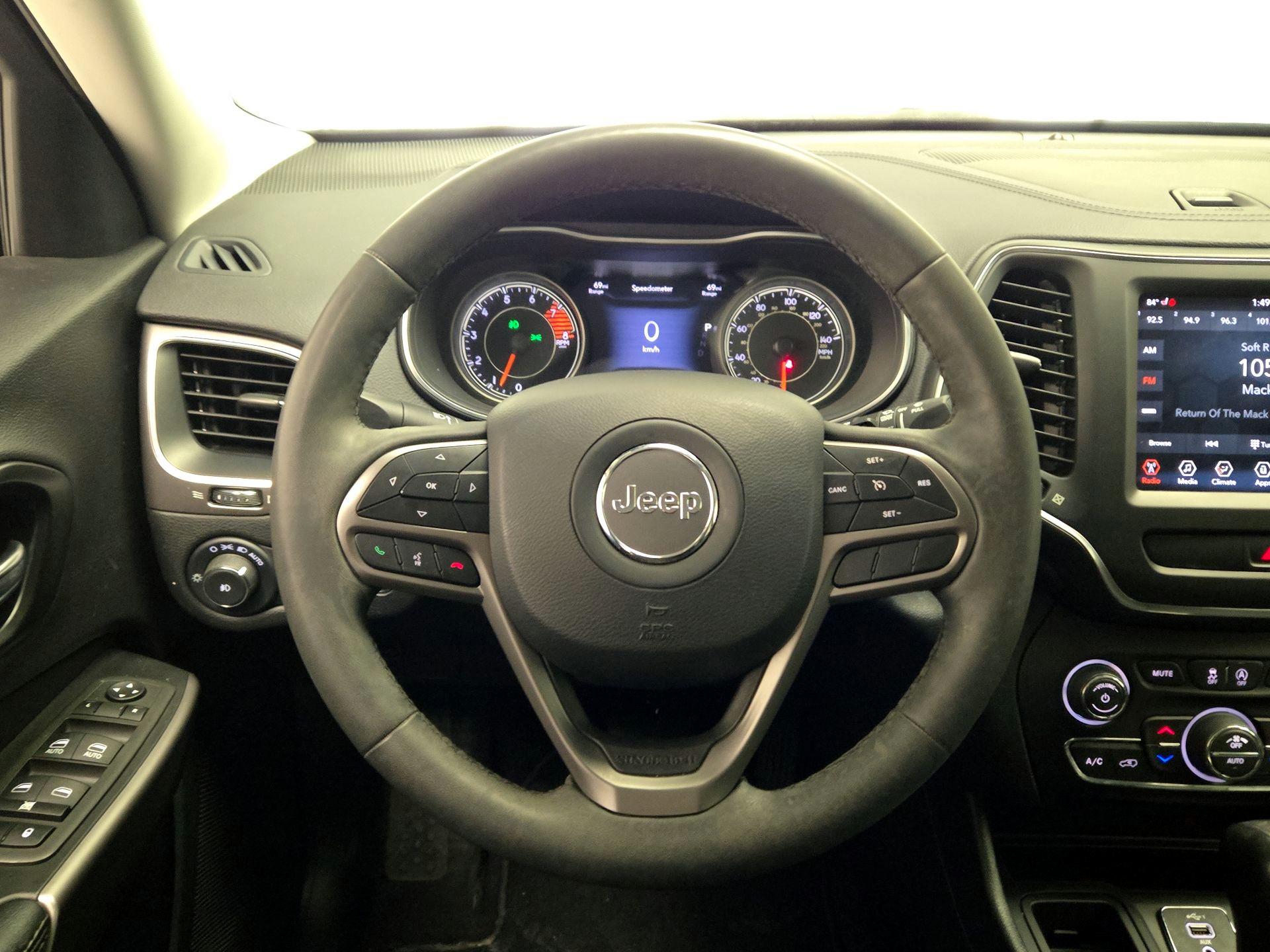 Thumbnail: 2022 Jeep Cherokee - 10