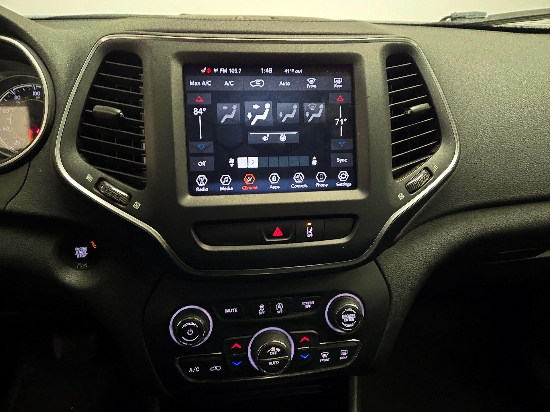 Thumbnail: 2022 Jeep Cherokee - 16