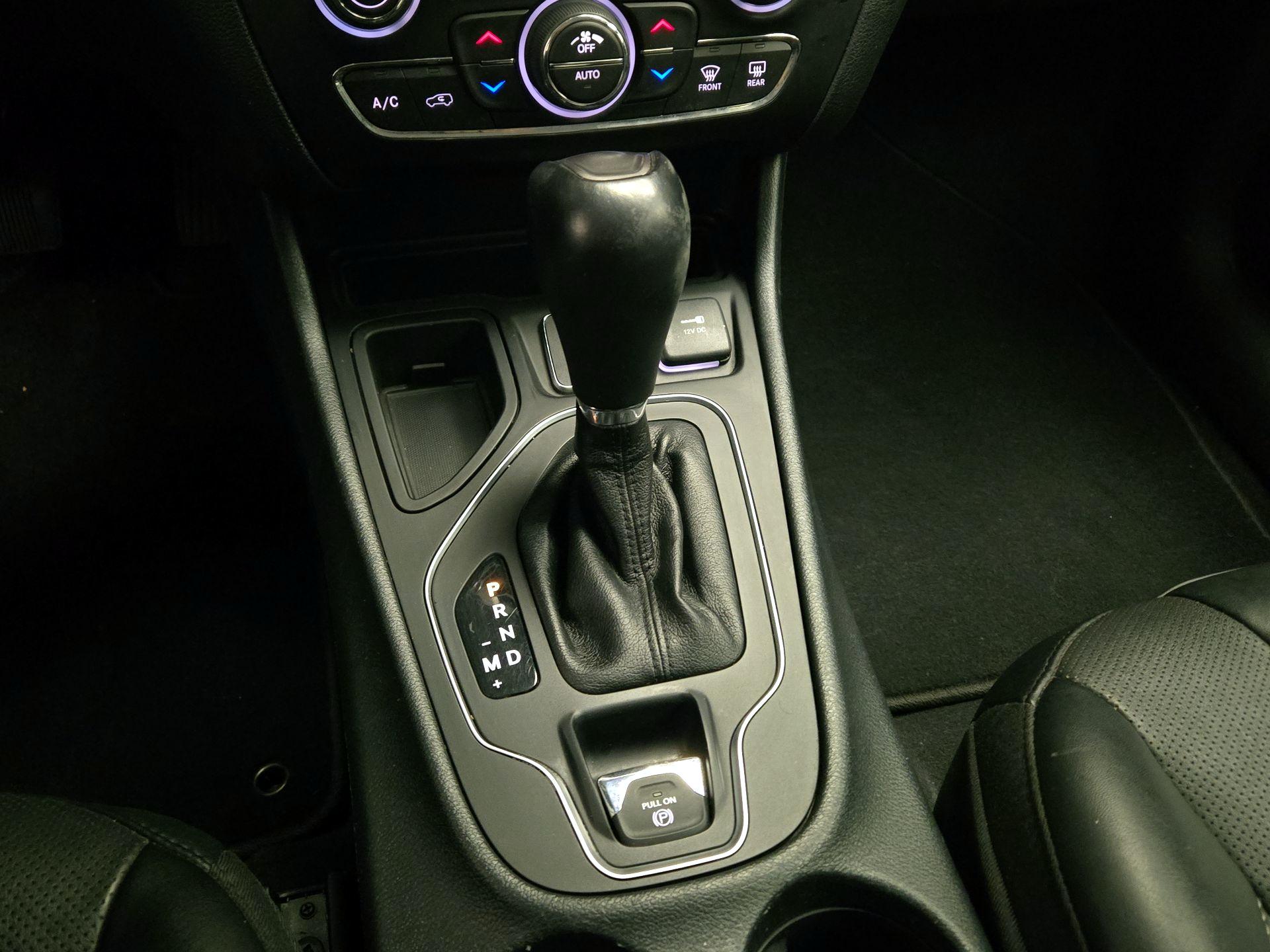 Thumbnail: 2022 Jeep Cherokee - 17