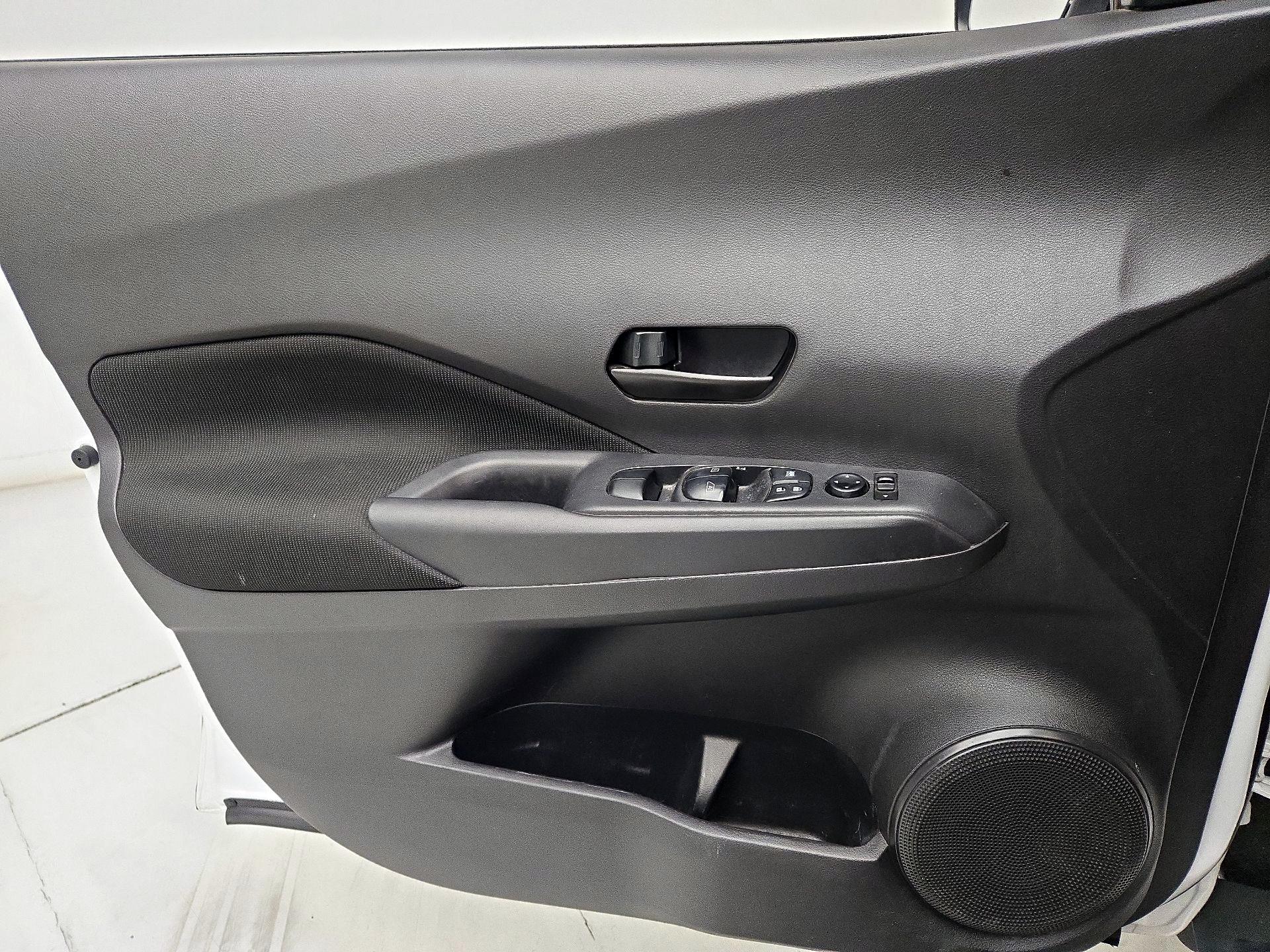 Thumbnail: 2023 Nissan Kicks - 12