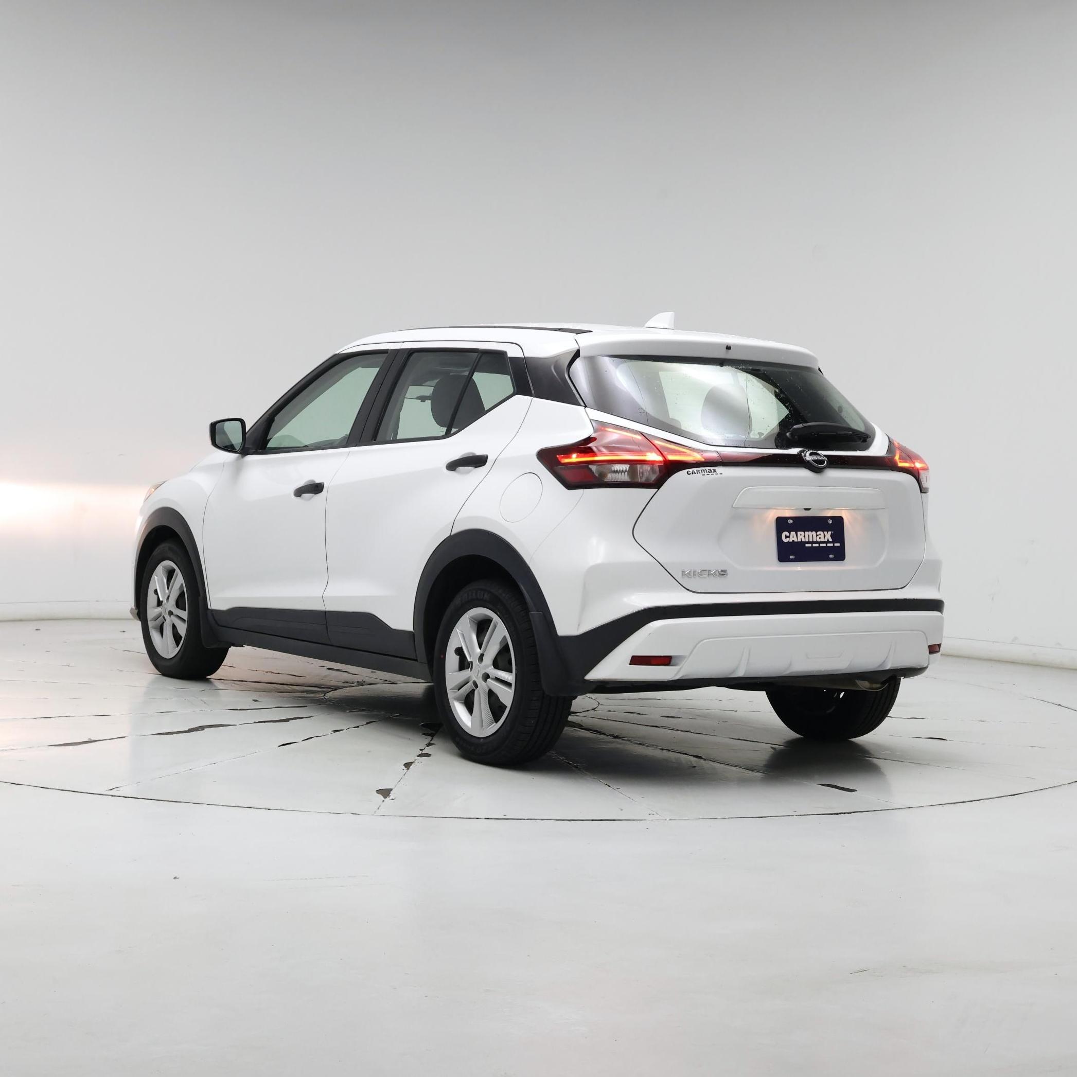 Thumbnail: 2023 Nissan Kicks - 2