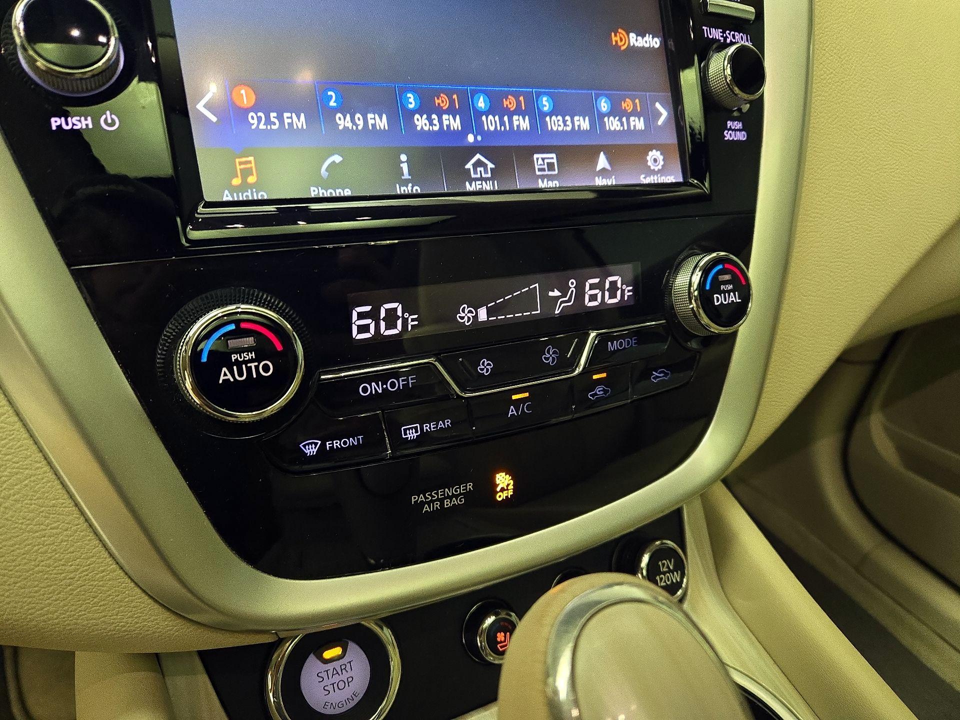 Thumbnail: 2015 Nissan Murano - 17