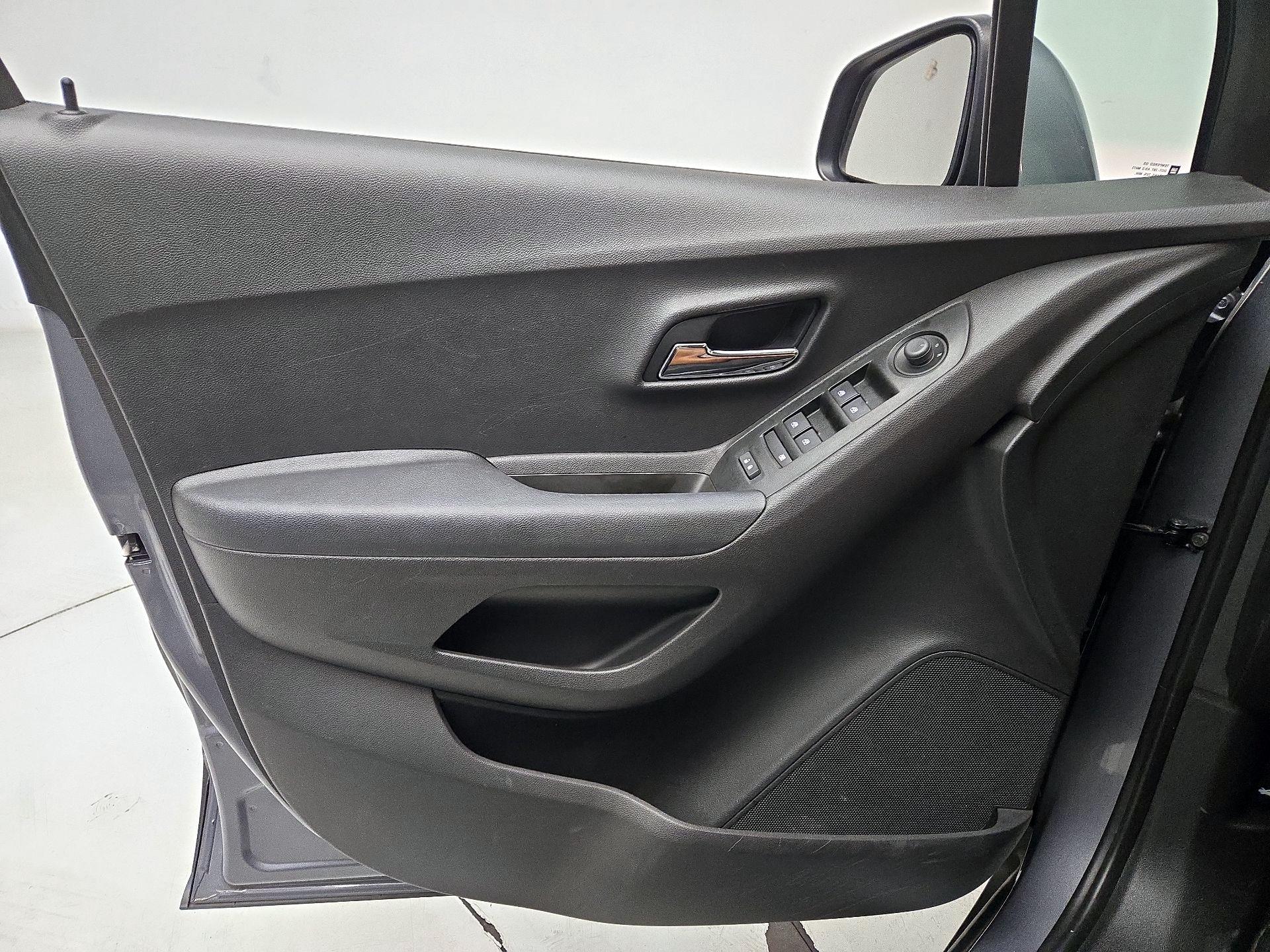 Thumbnail: 2020 Chevrolet Trax - 12