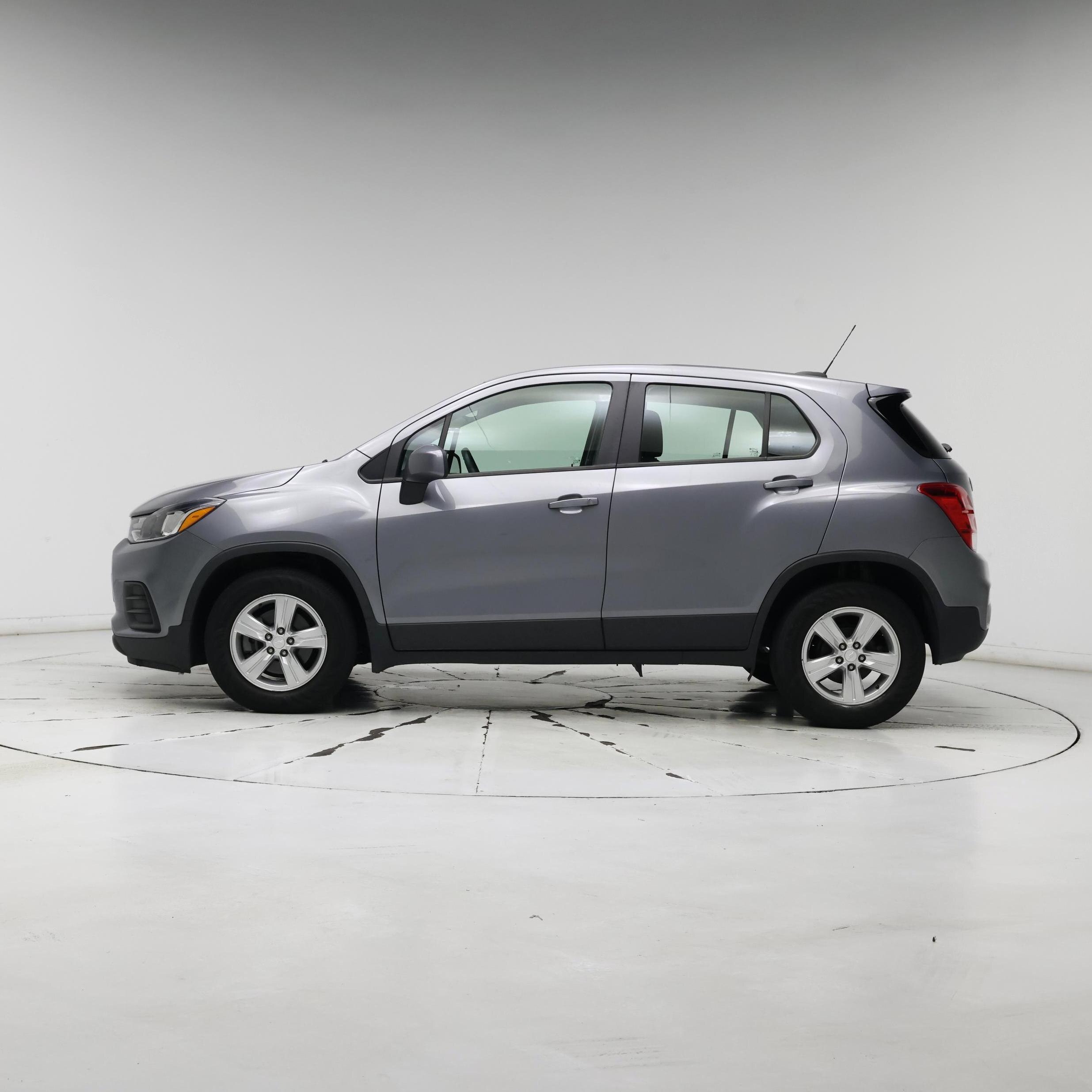Thumbnail: 2020 Chevrolet Trax - 3