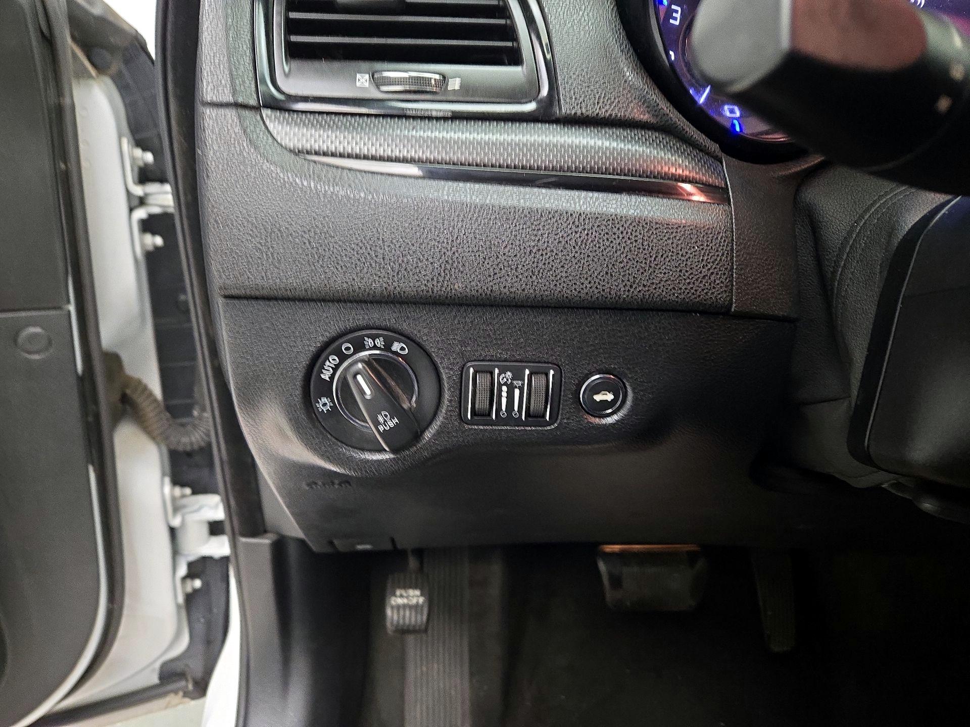 Thumbnail: 2015 Chrysler 300 - 13