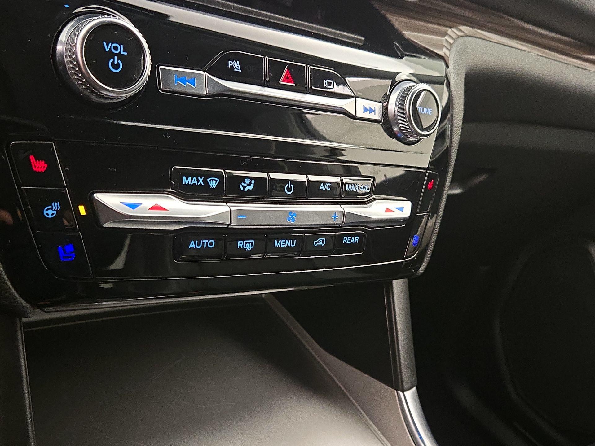 Thumbnail: 2023 Ford Explorer - 17