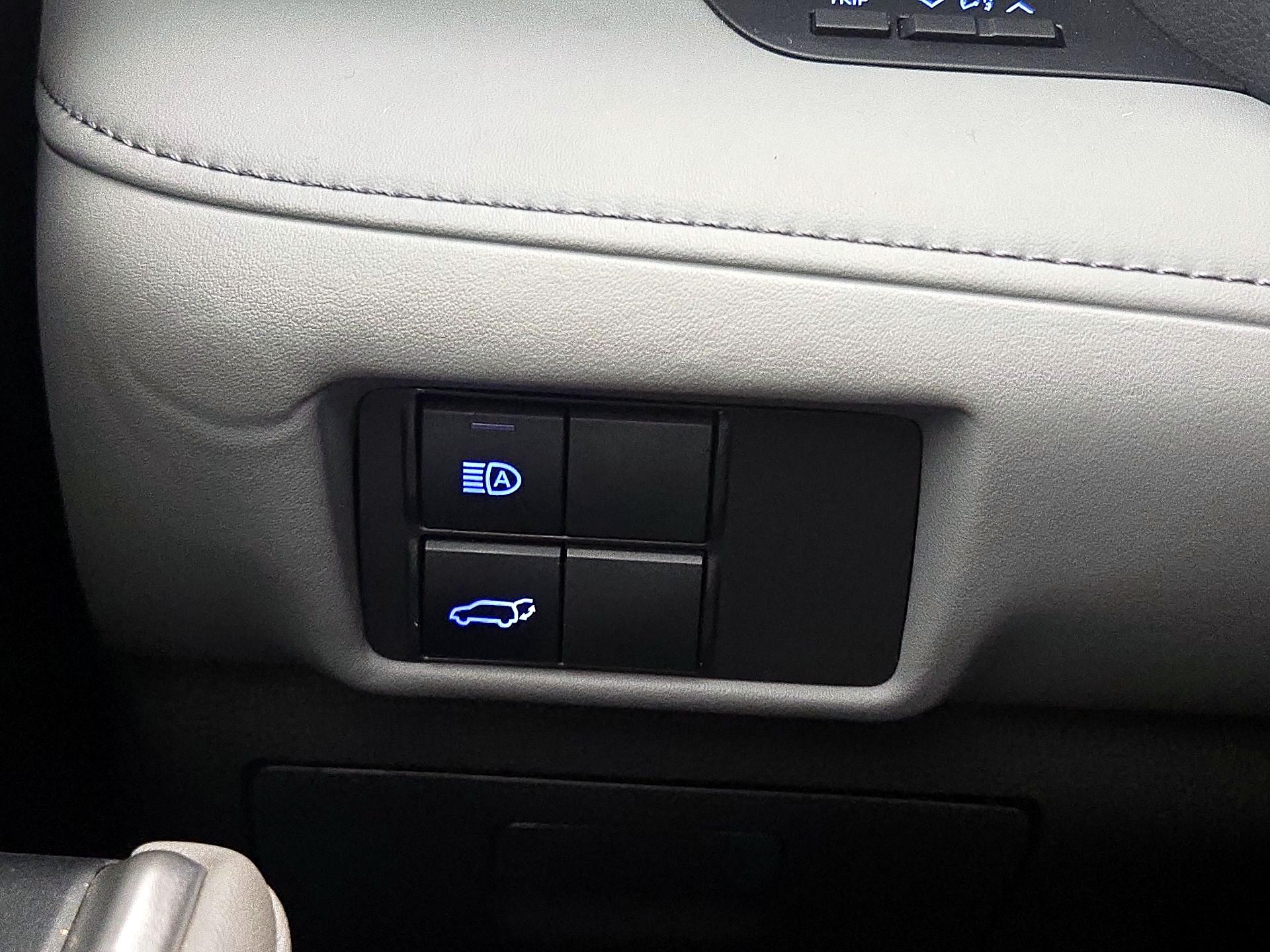 Thumbnail: 2022 Toyota Highlander - 13