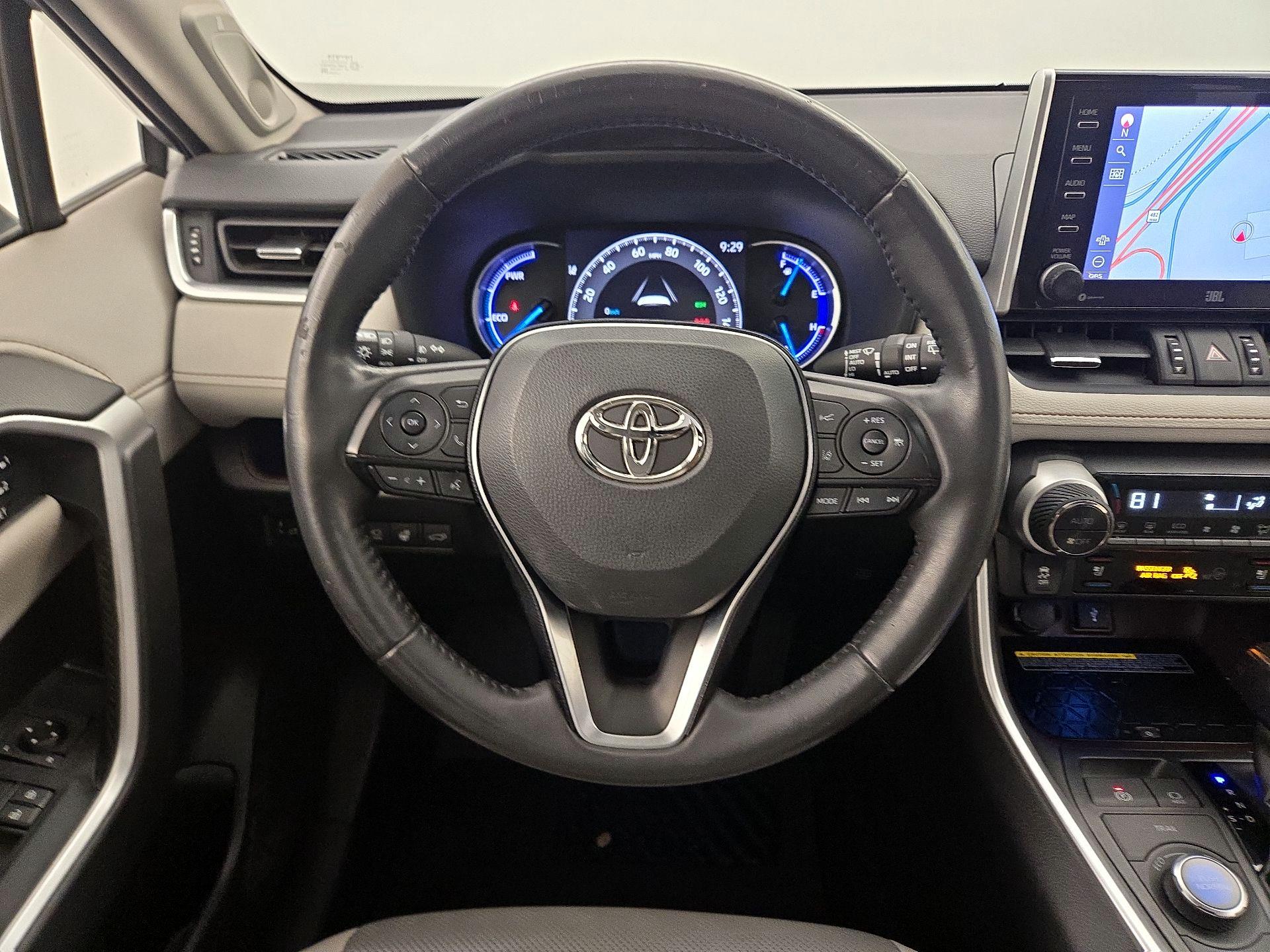 Thumbnail: 2020 Toyota RAV4 - 10