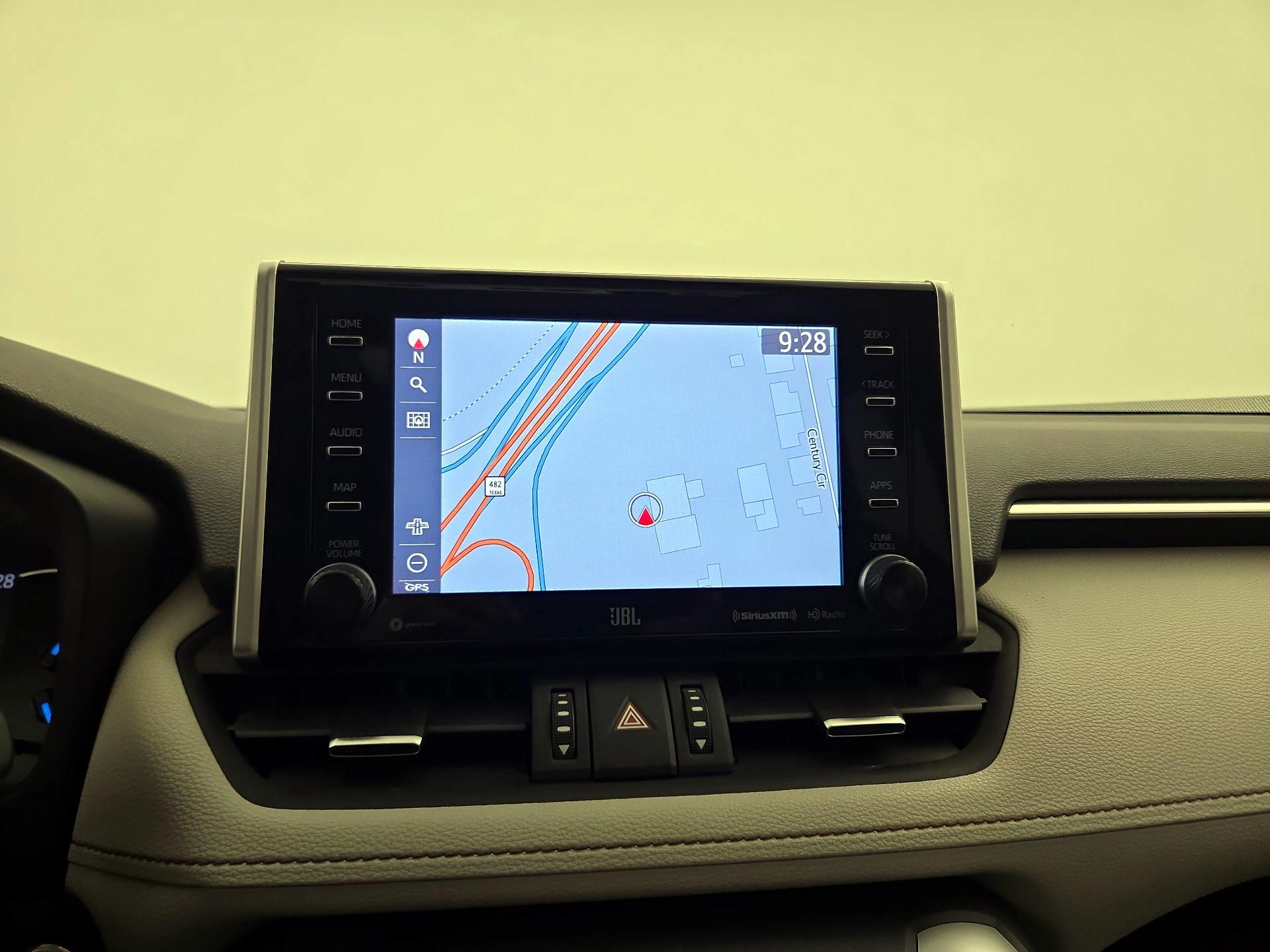 Thumbnail: 2020 Toyota RAV4 - 14