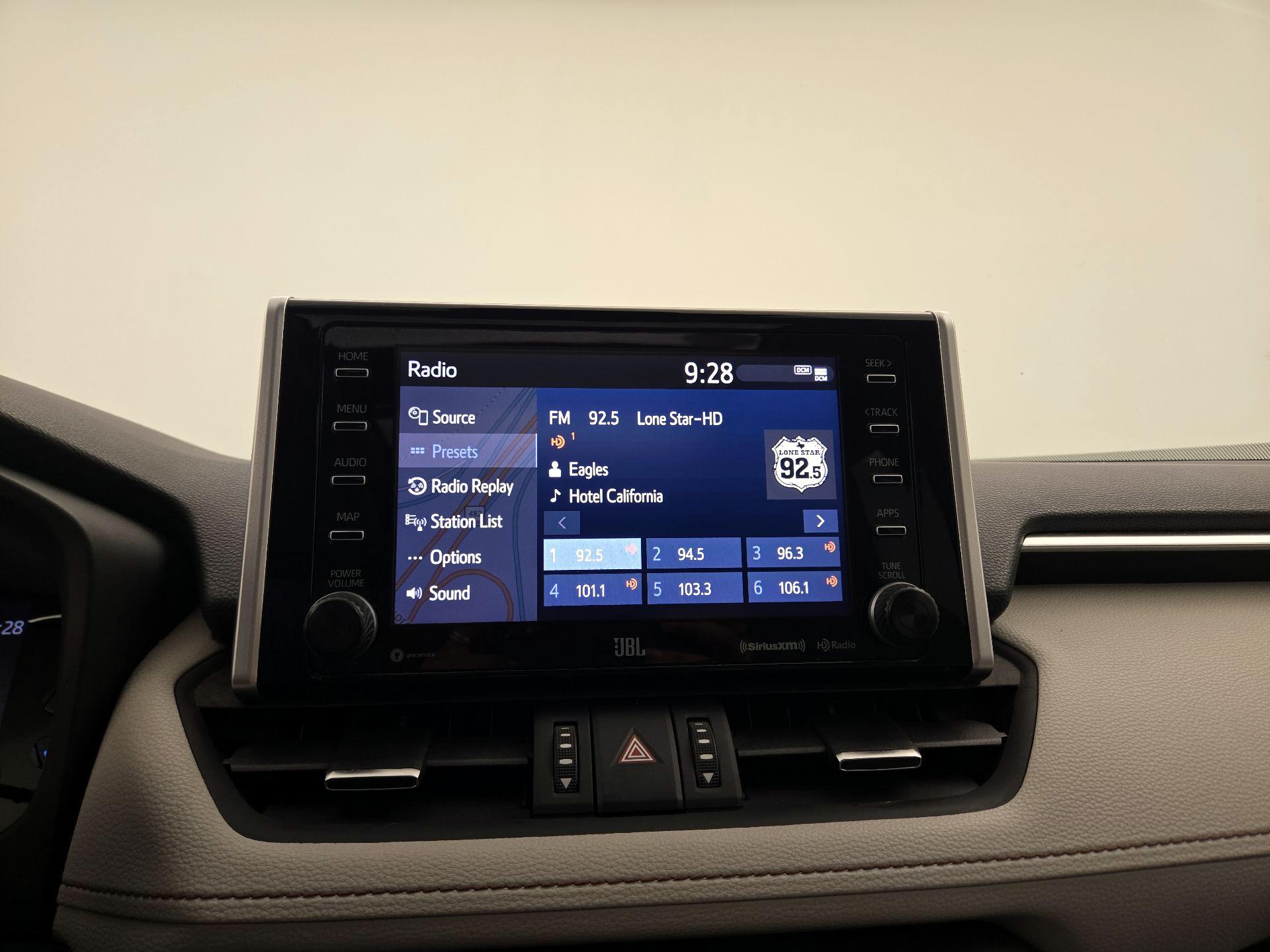 Thumbnail: 2020 Toyota RAV4 - 16