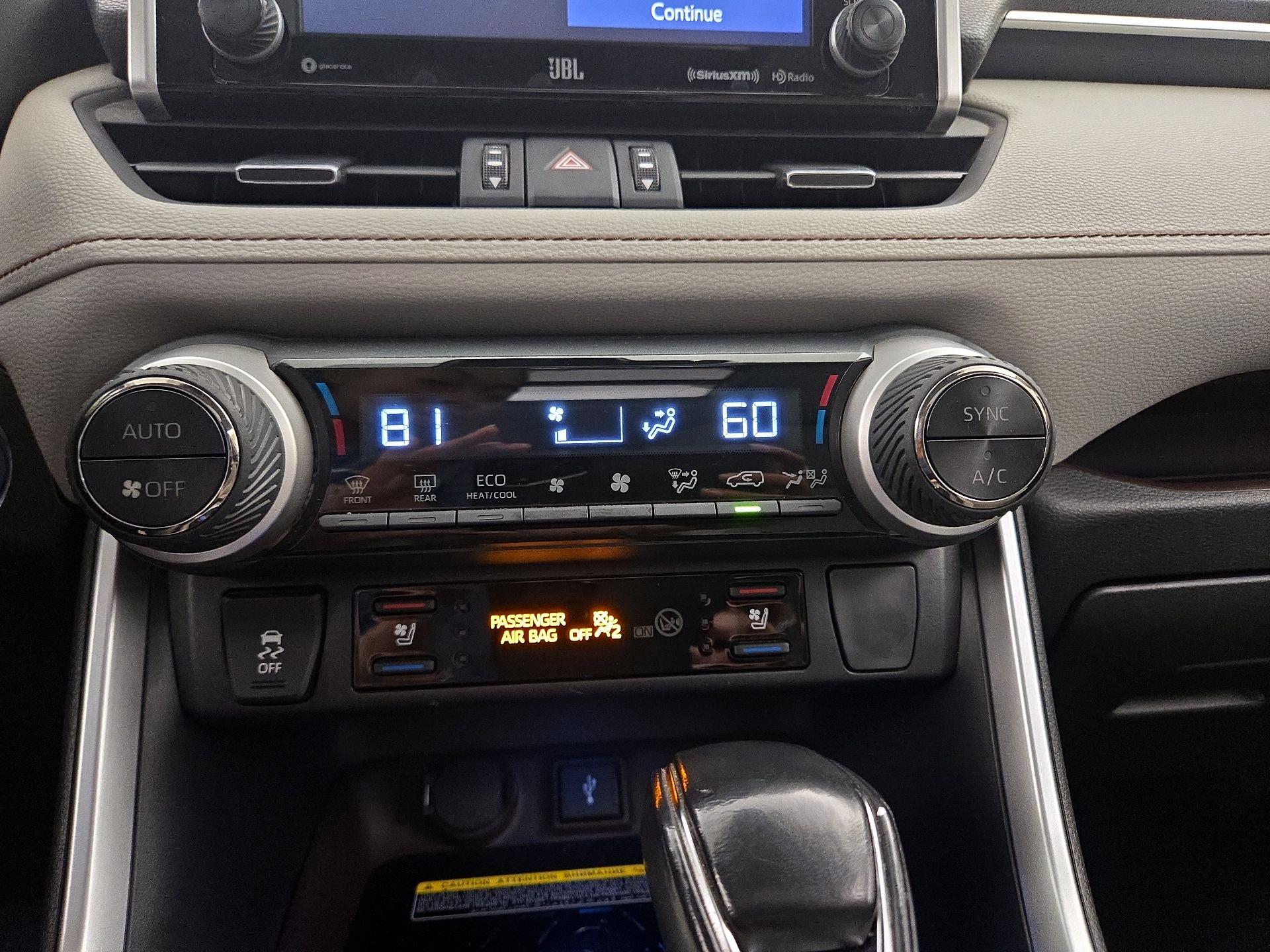 Thumbnail: 2020 Toyota RAV4 - 17