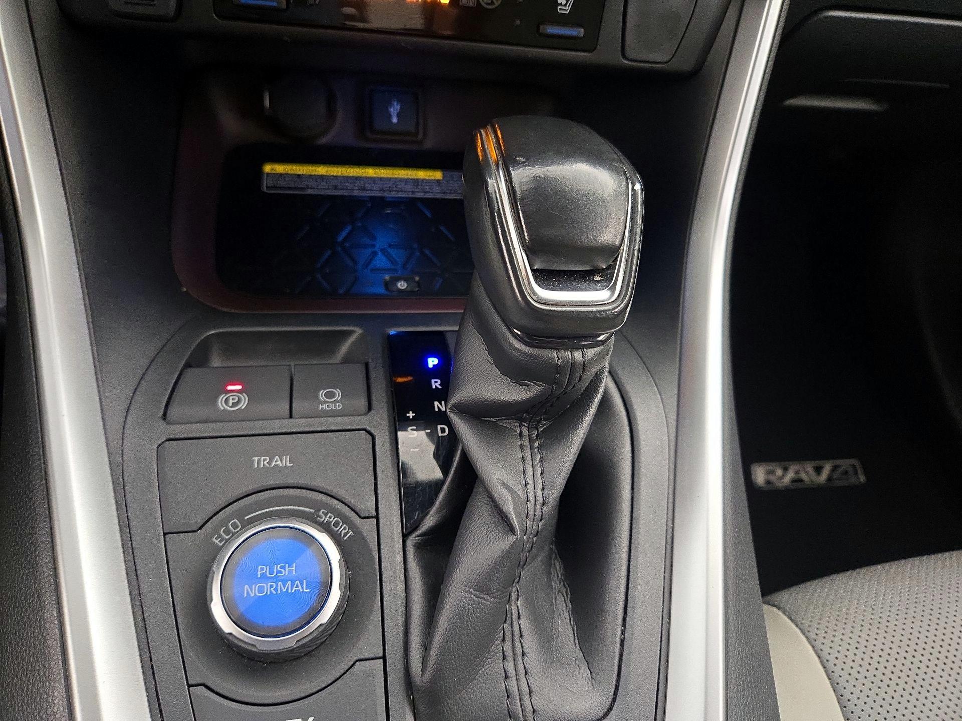 Thumbnail: 2020 Toyota RAV4 - 18