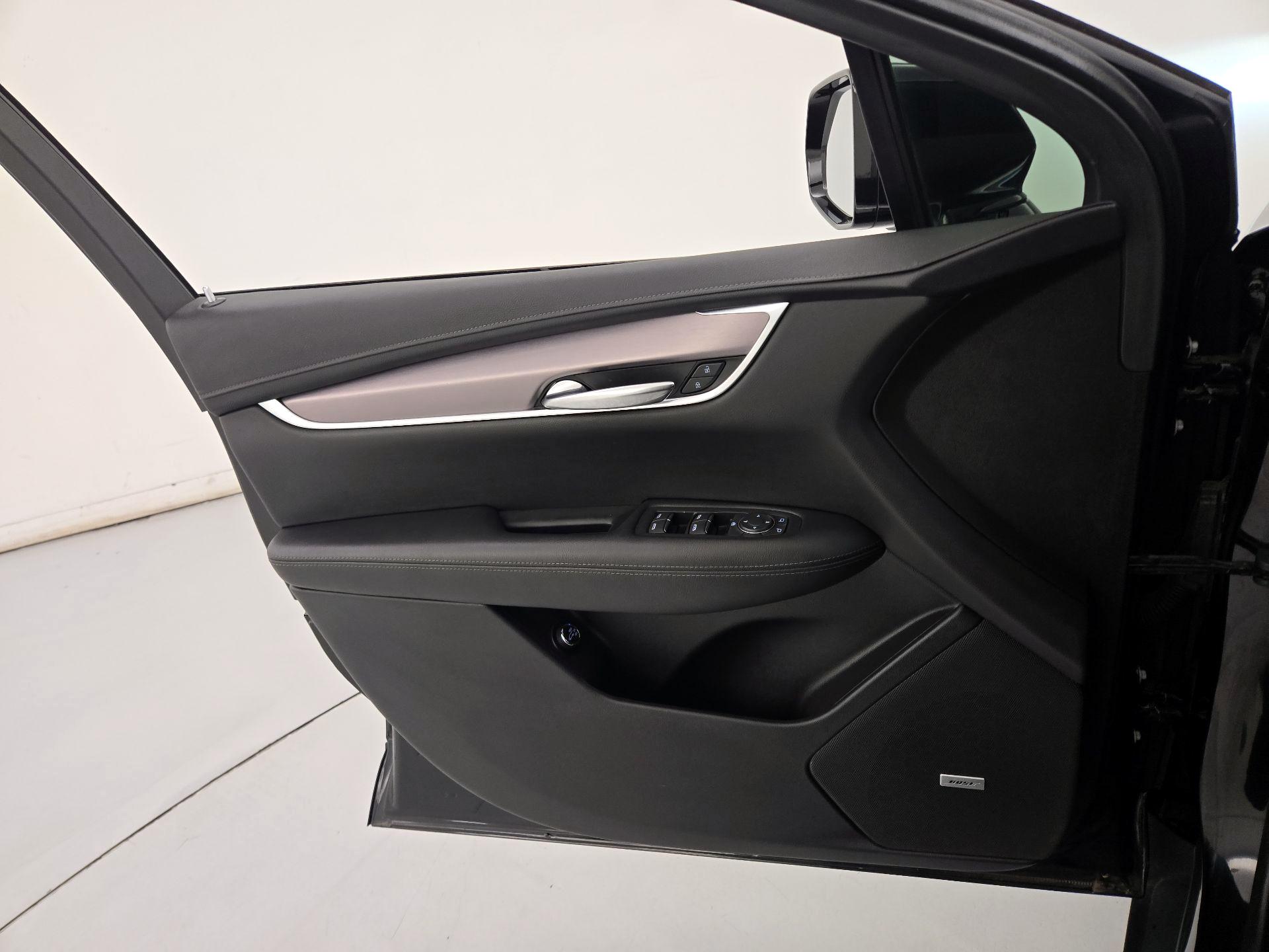 Thumbnail: 2020 Cadillac XT5 - 12