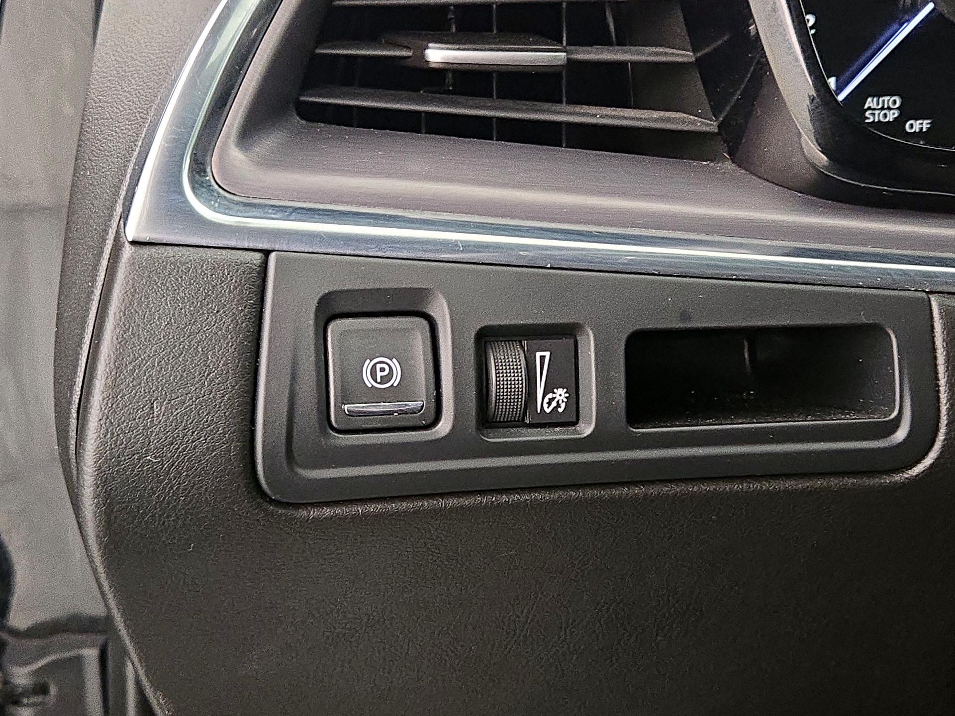 Thumbnail: 2020 Cadillac XT5 - 13