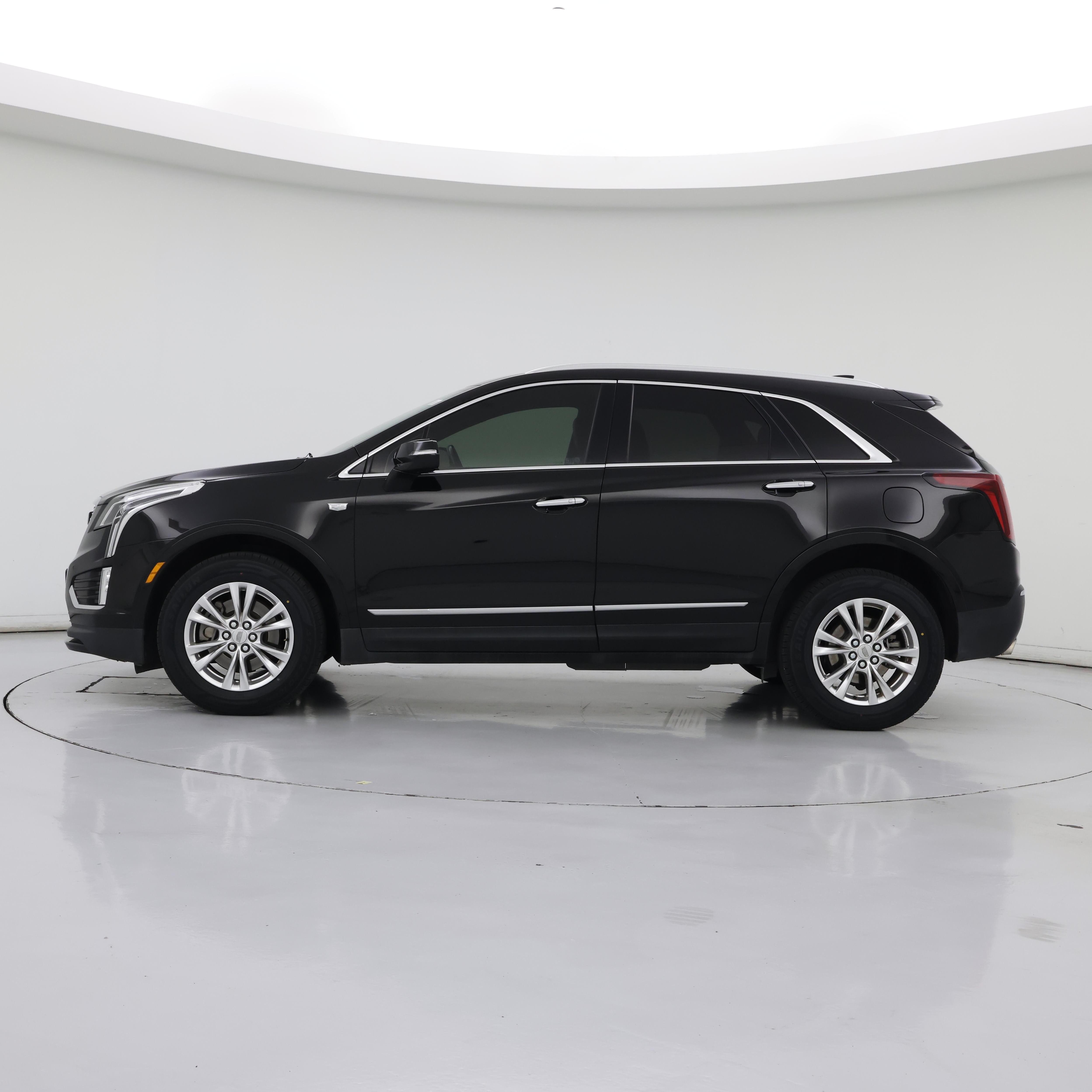 Thumbnail: 2020 Cadillac XT5 - 3
