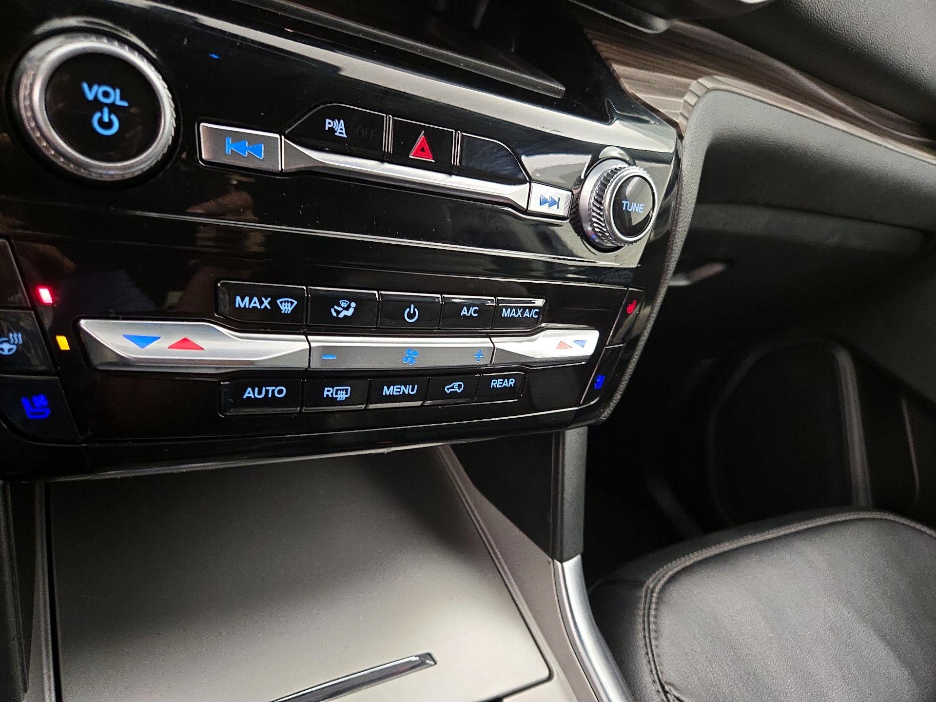 Thumbnail: 2023 Ford Explorer - 17