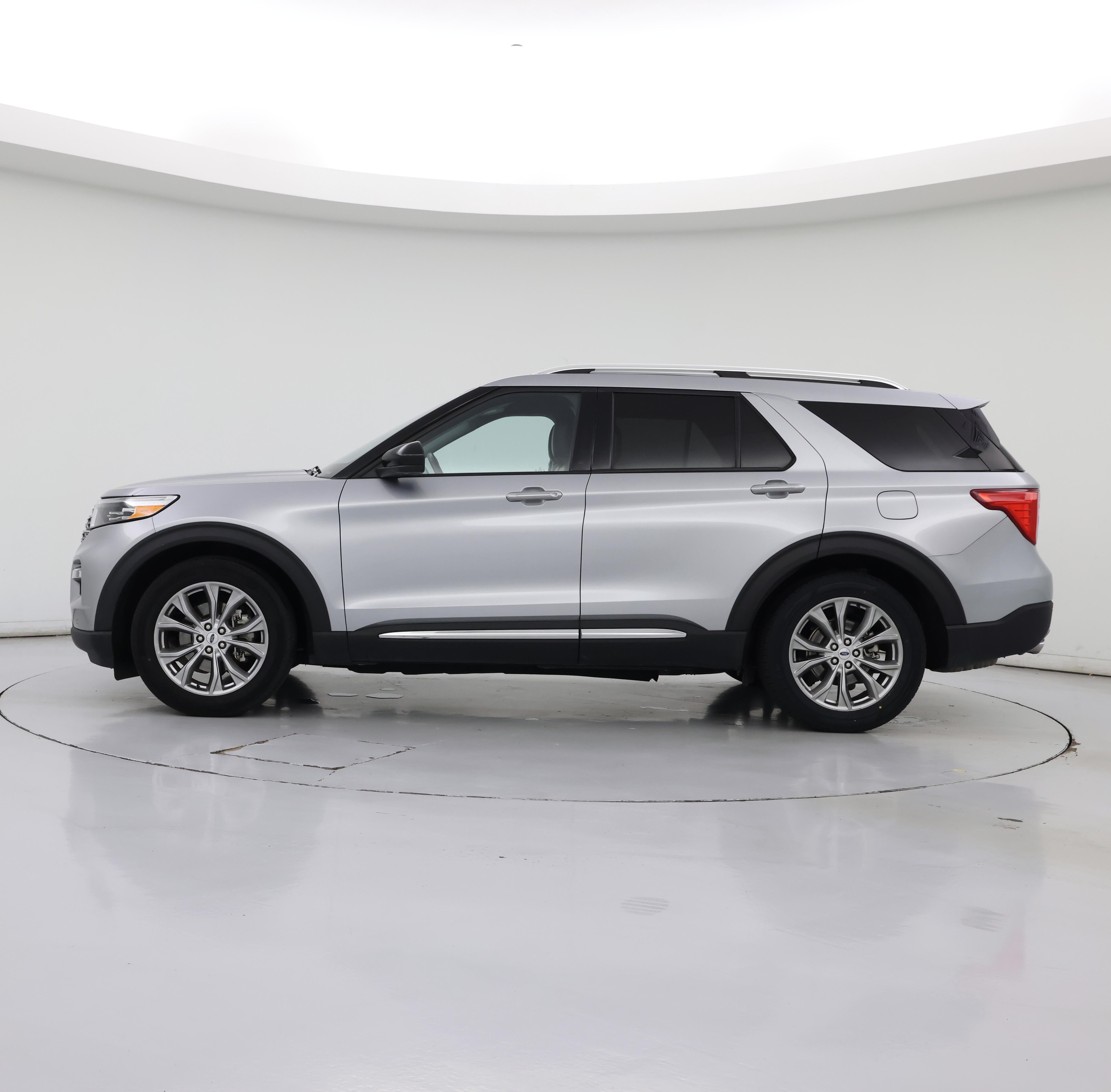 Thumbnail: 2023 Ford Explorer - 3