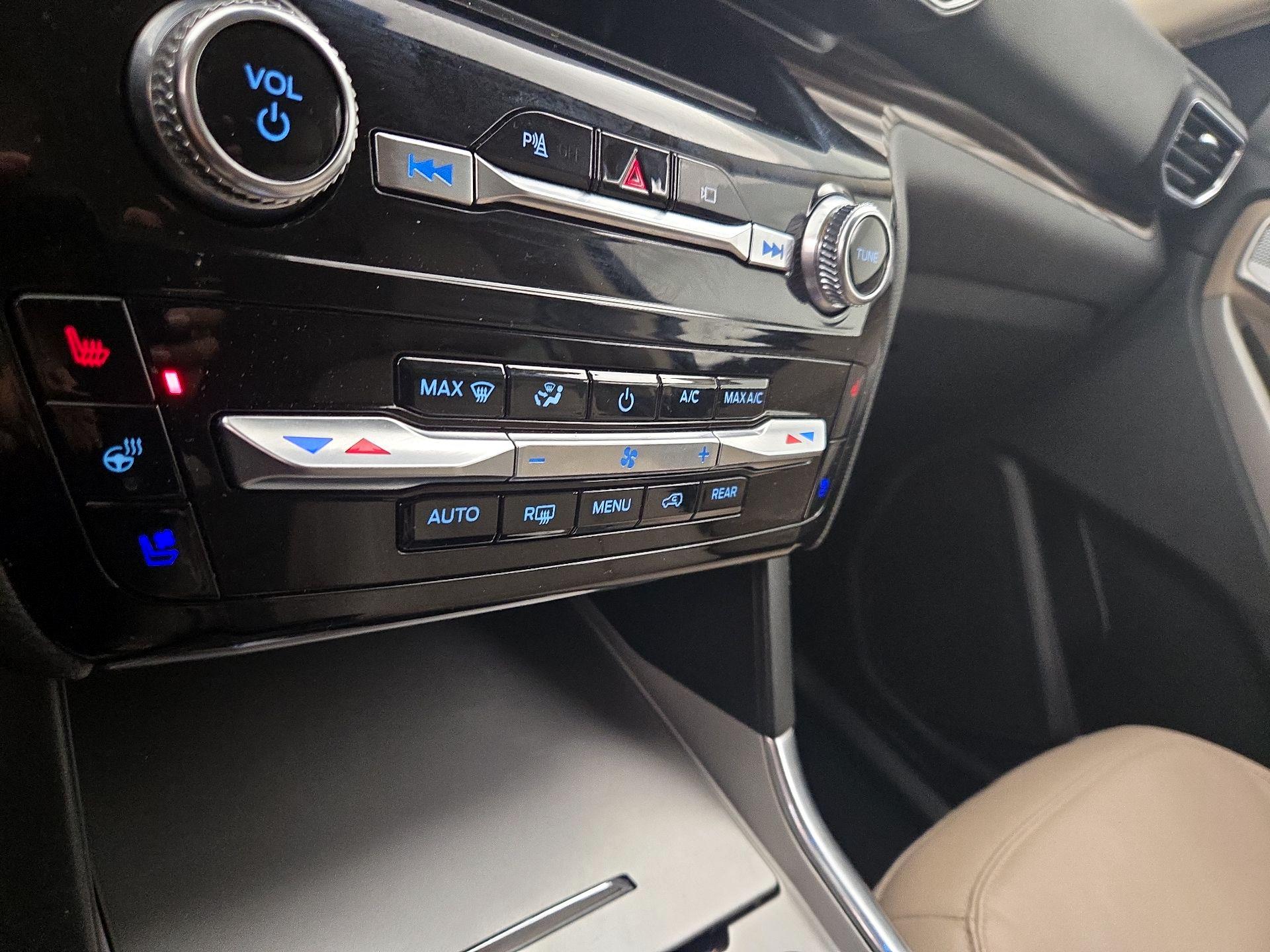 Thumbnail: 2023 Ford Explorer - 17