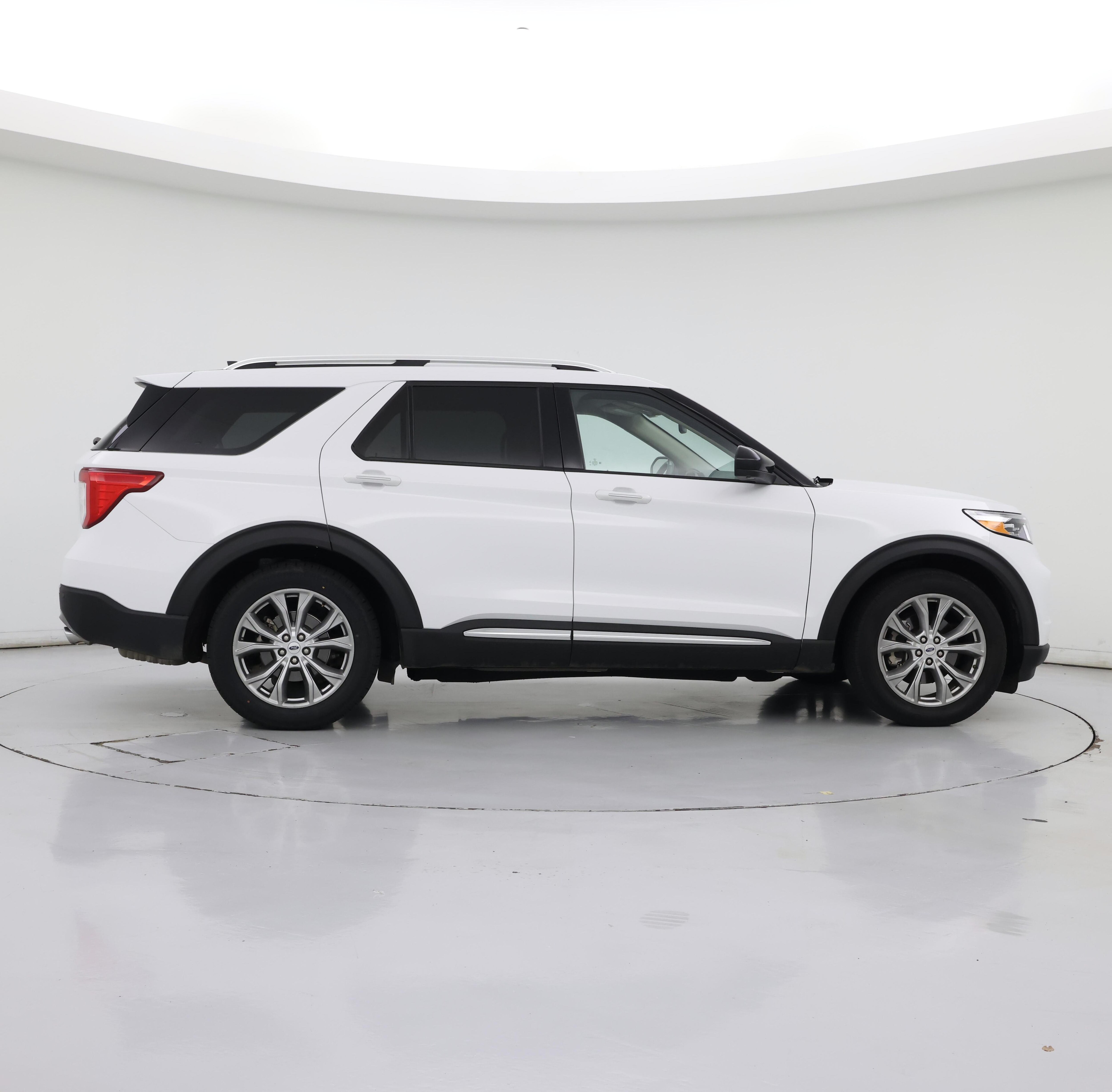 Thumbnail: 2023 Ford Explorer - 7