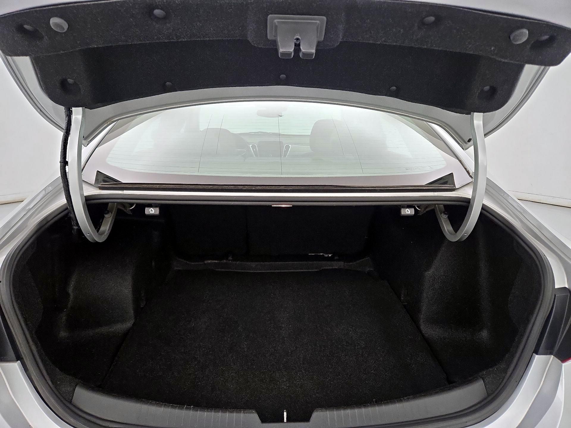 Thumbnail: 2020 Chevrolet Malibu - 20