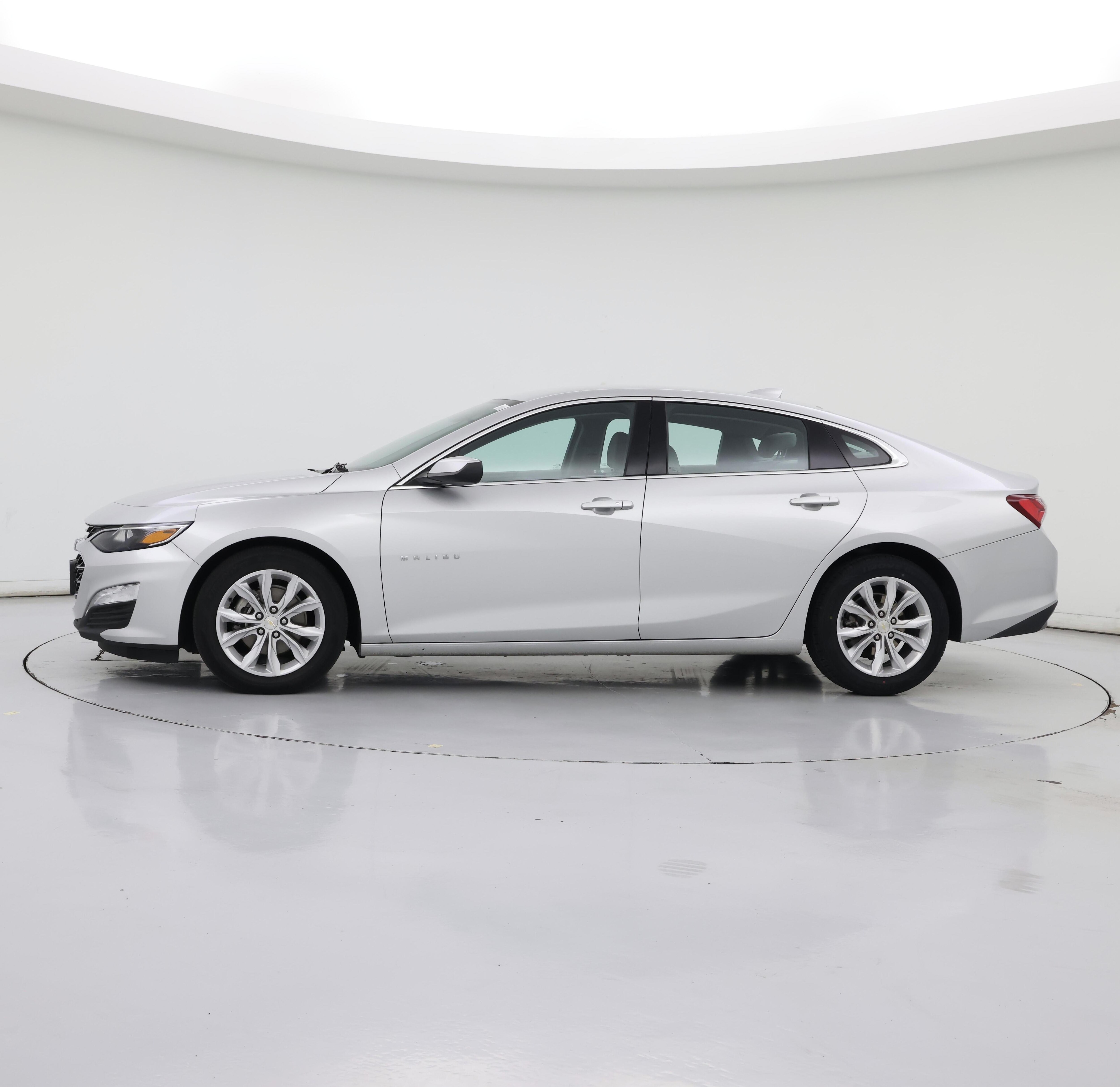 Thumbnail: 2020 Chevrolet Malibu - 3