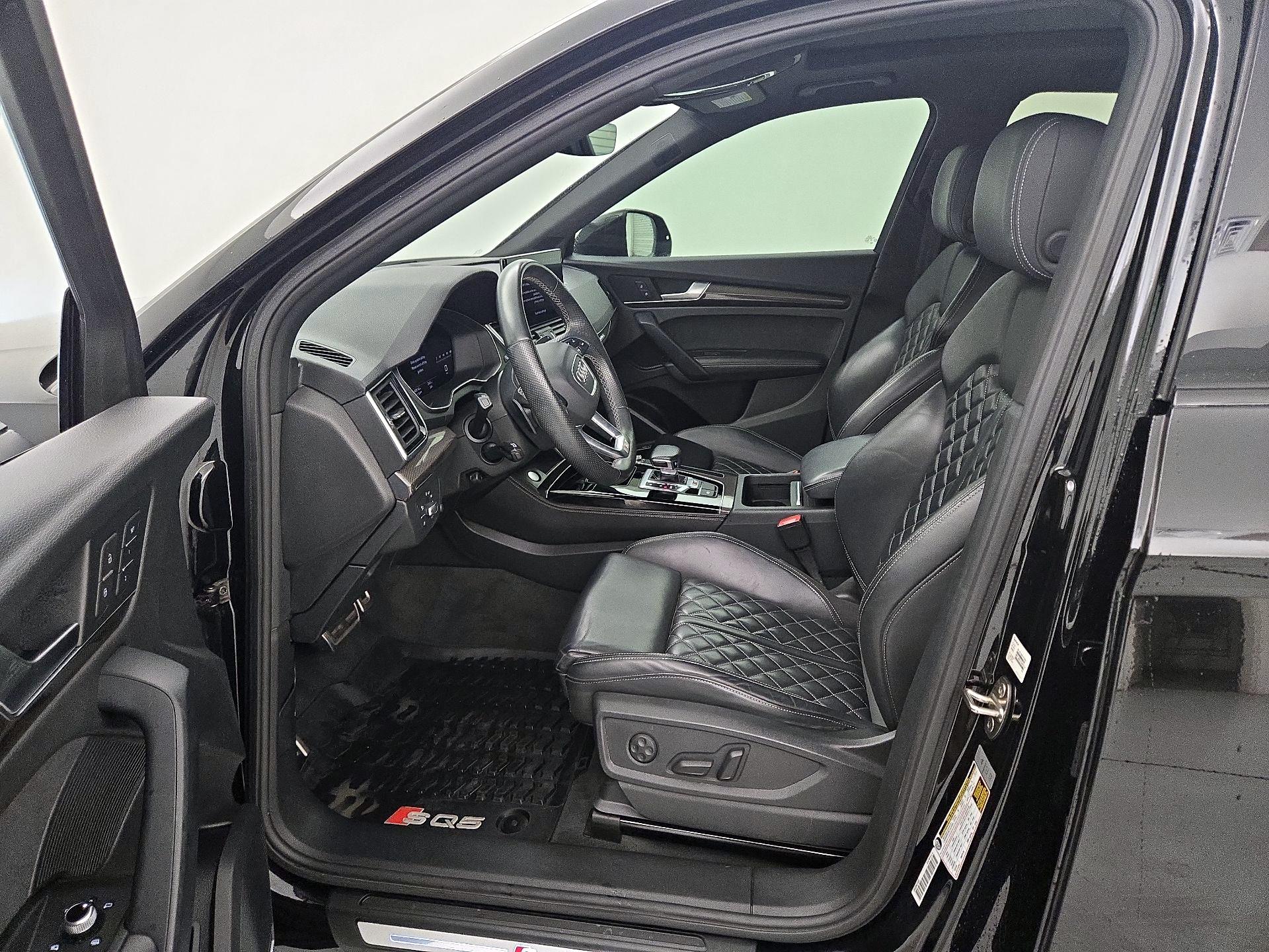 Thumbnail: 2021 Audi SQ5 - 11