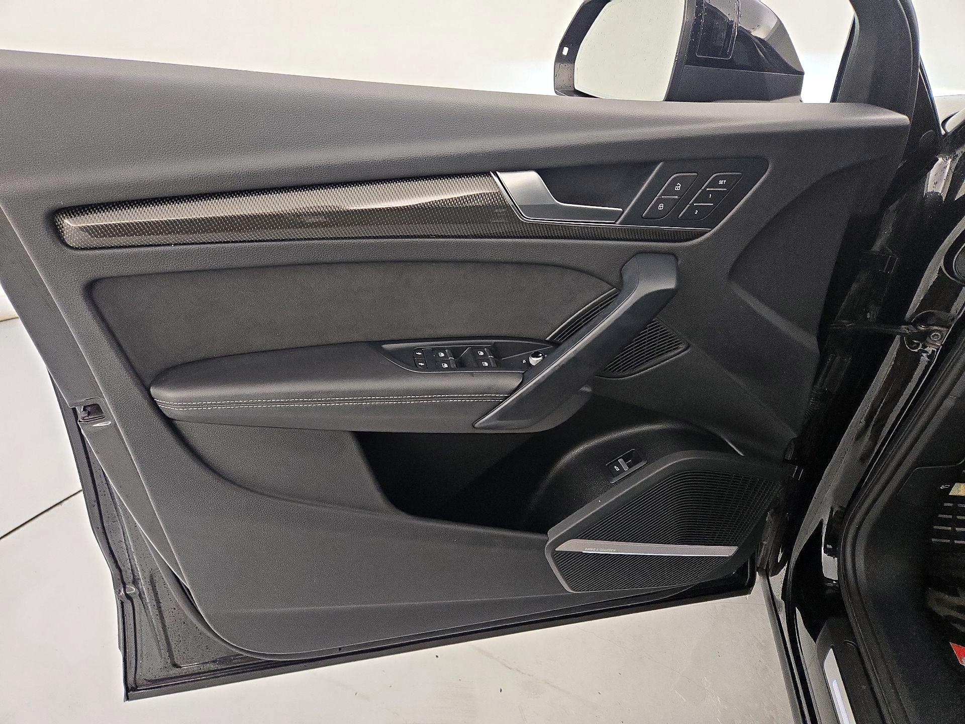 Thumbnail: 2021 Audi SQ5 - 12