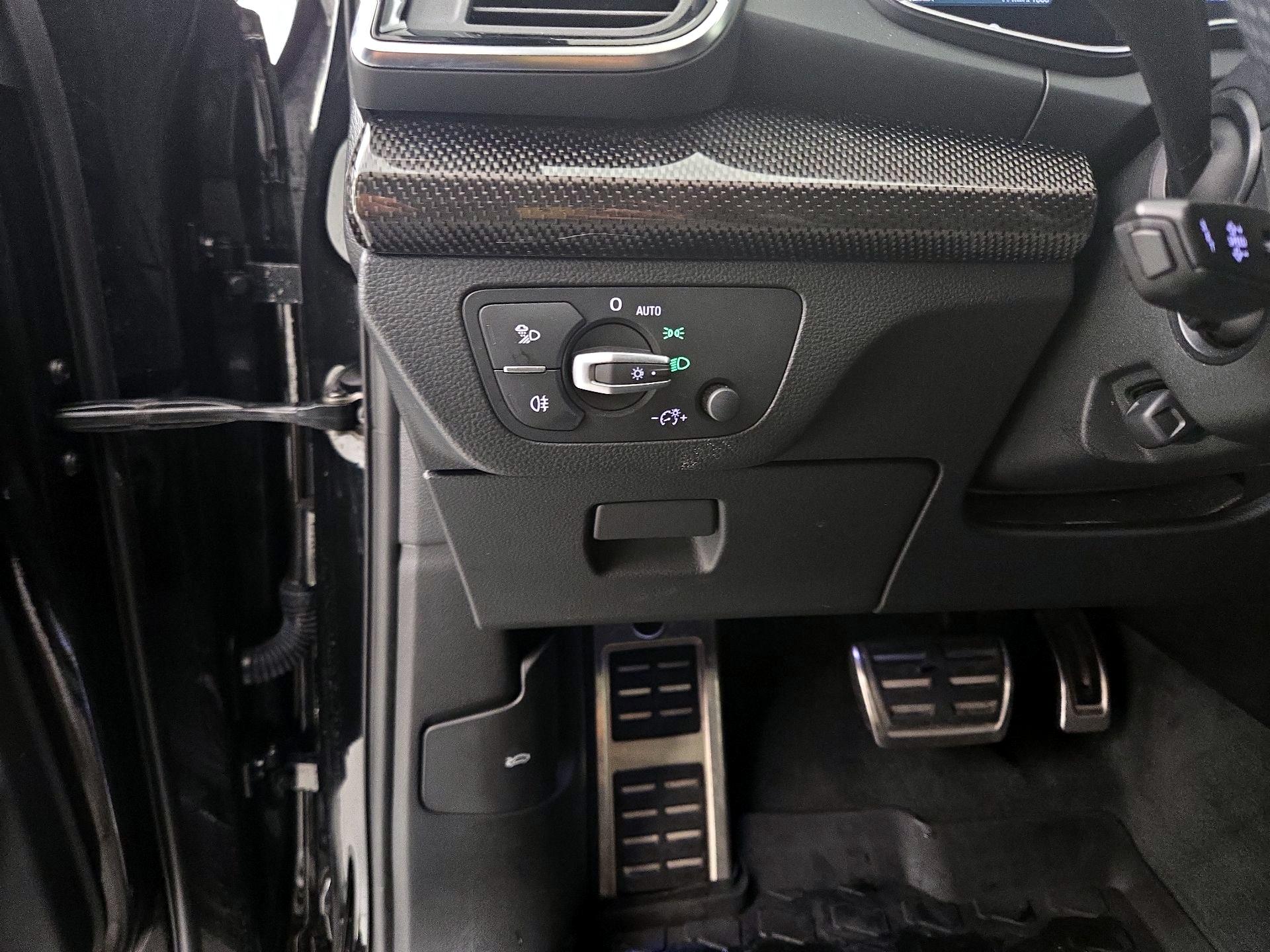 Thumbnail: 2021 Audi SQ5 - 13