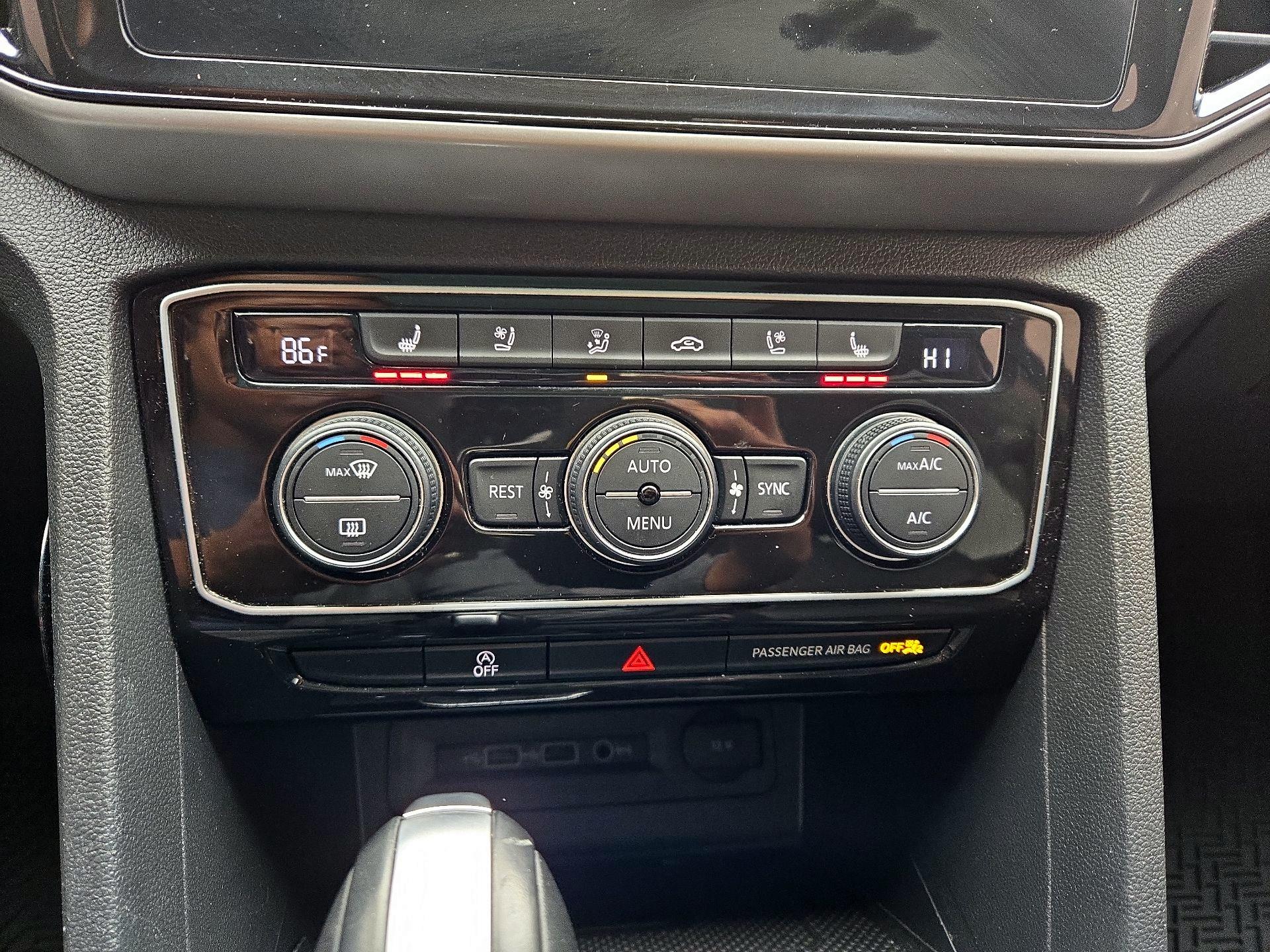 Thumbnail: 2021 Volkswagen Atlas - 16