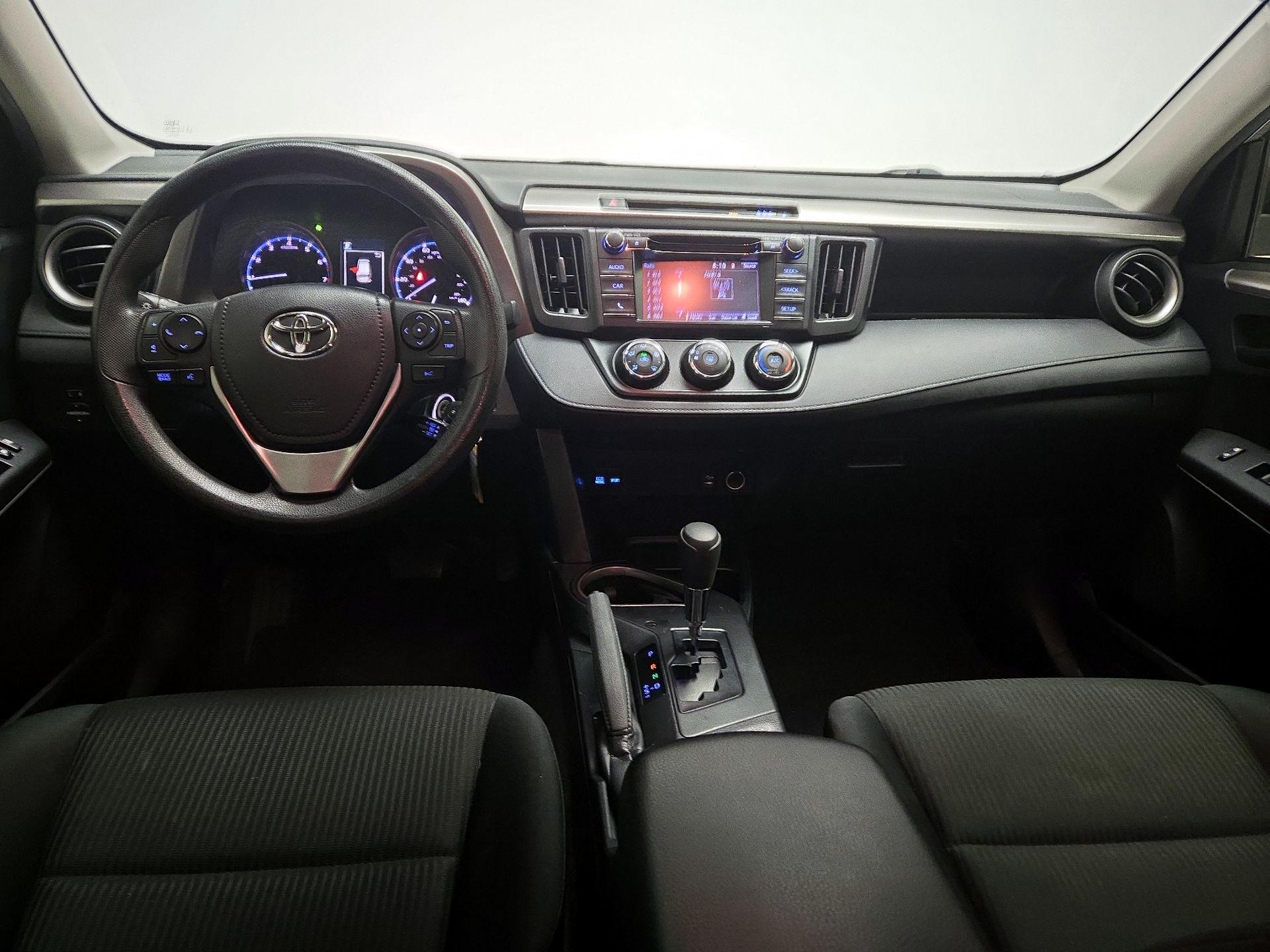 Thumbnail: 2018 Toyota RAV4 - 9