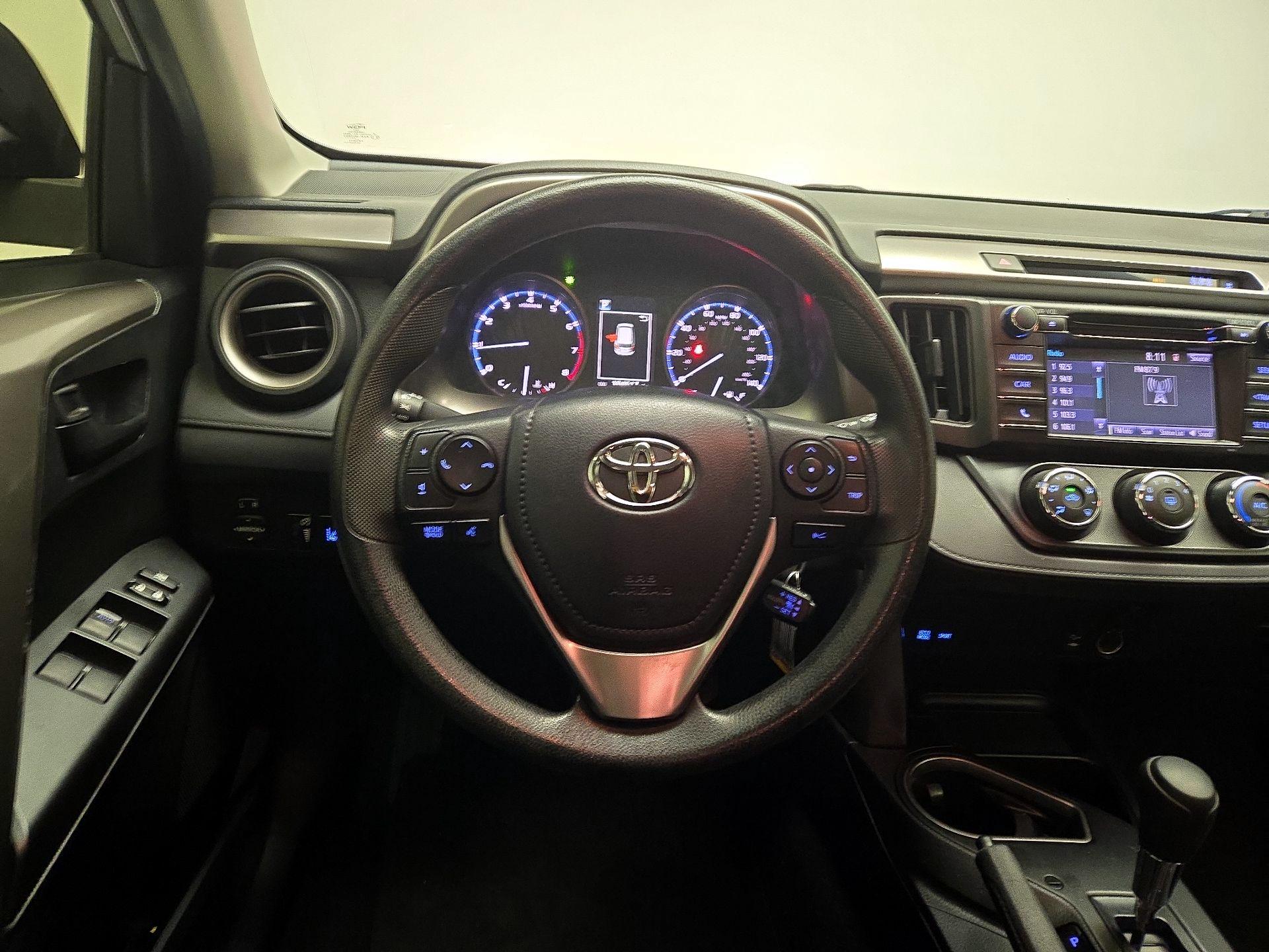 Thumbnail: 2018 Toyota RAV4 - 10