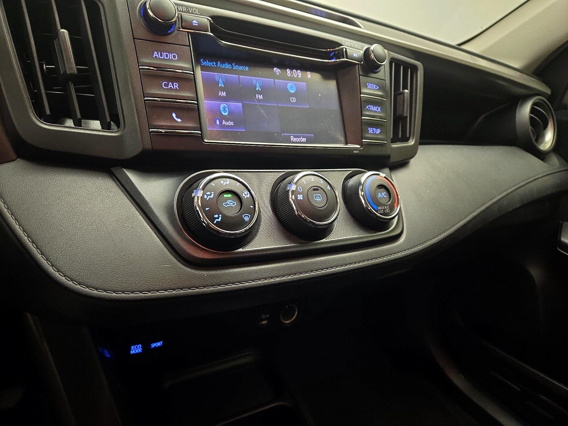 Thumbnail: 2018 Toyota RAV4 - 15