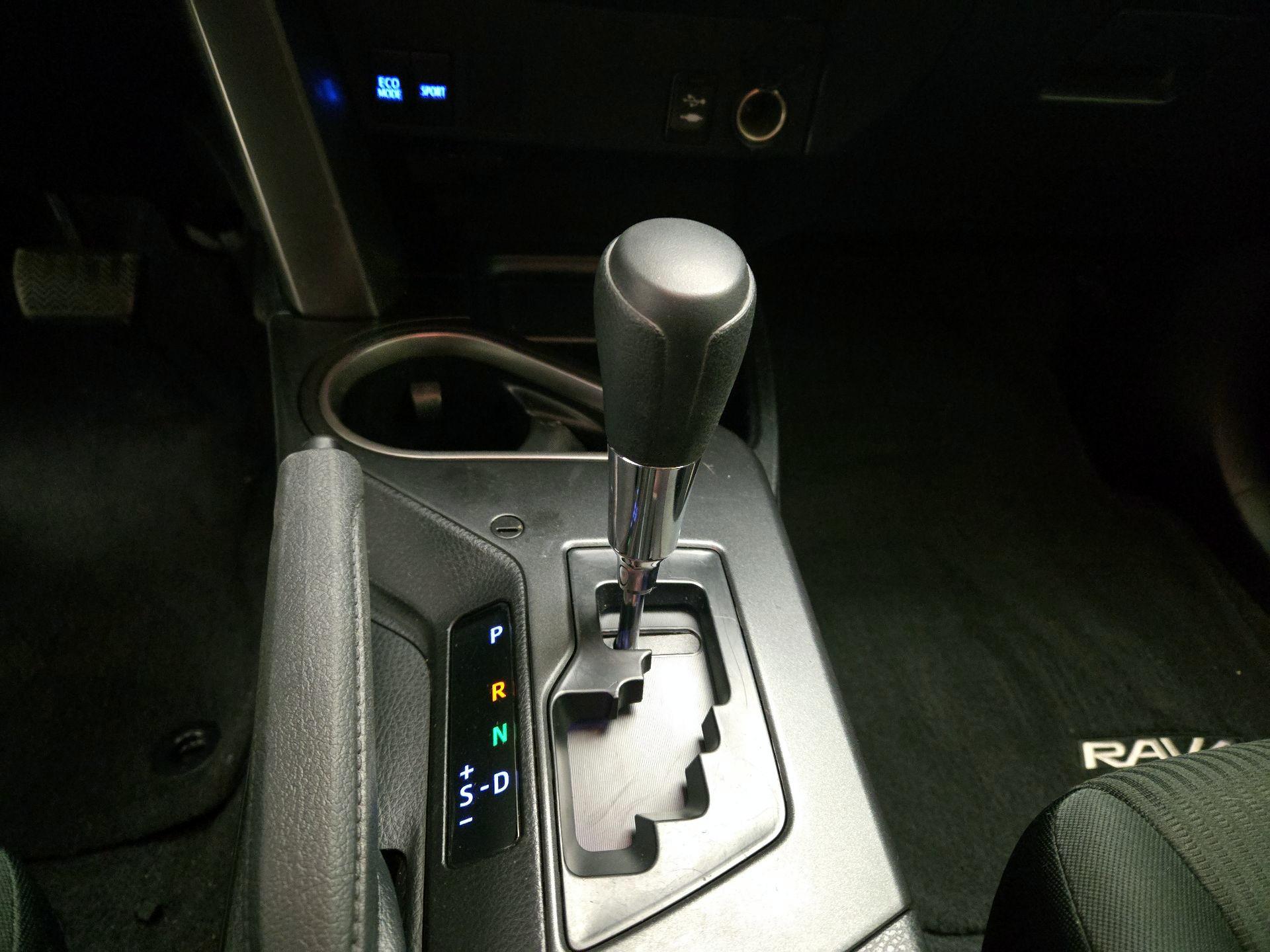 Thumbnail: 2018 Toyota RAV4 - 16