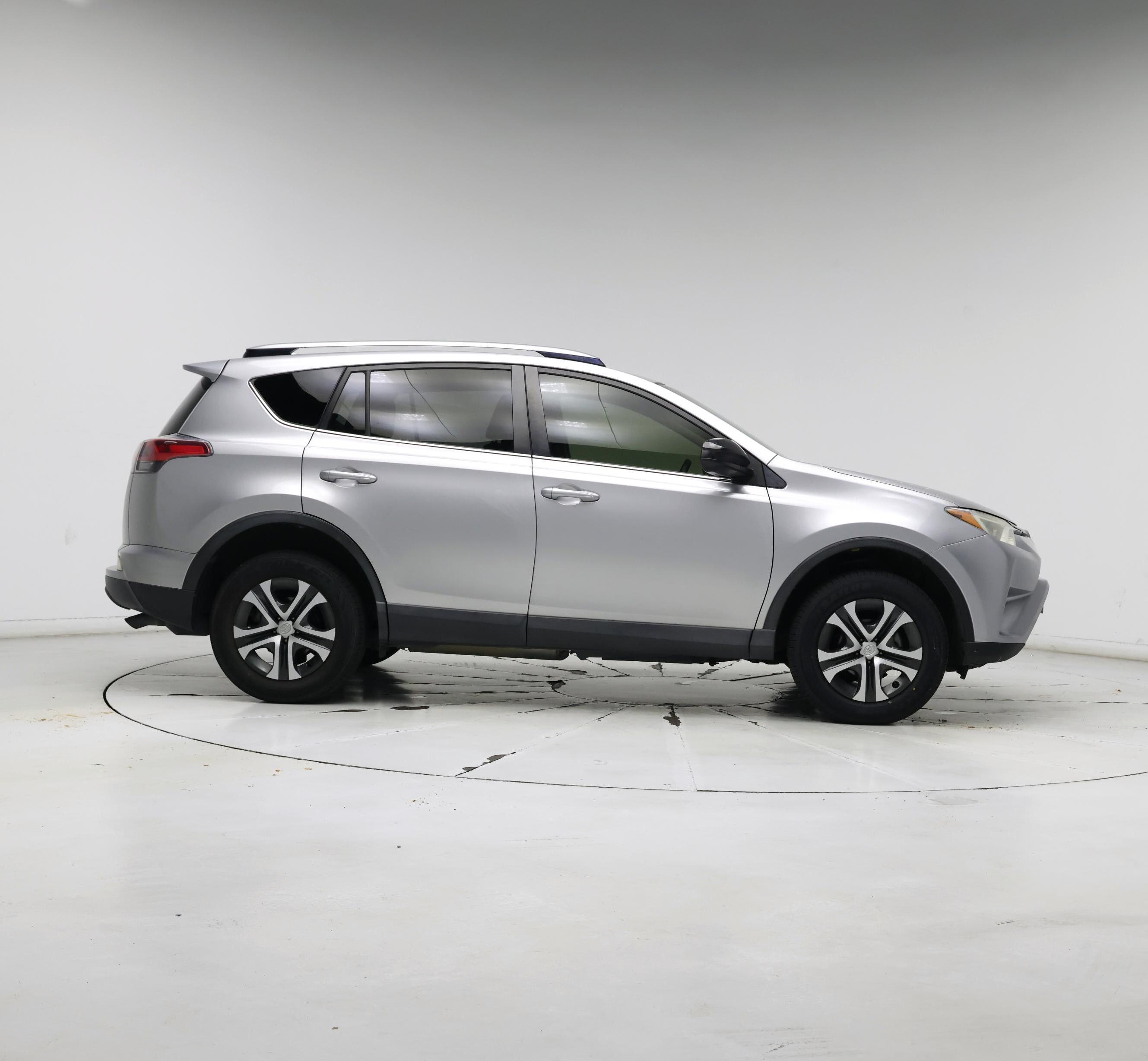 Thumbnail: 2018 Toyota RAV4 - 7