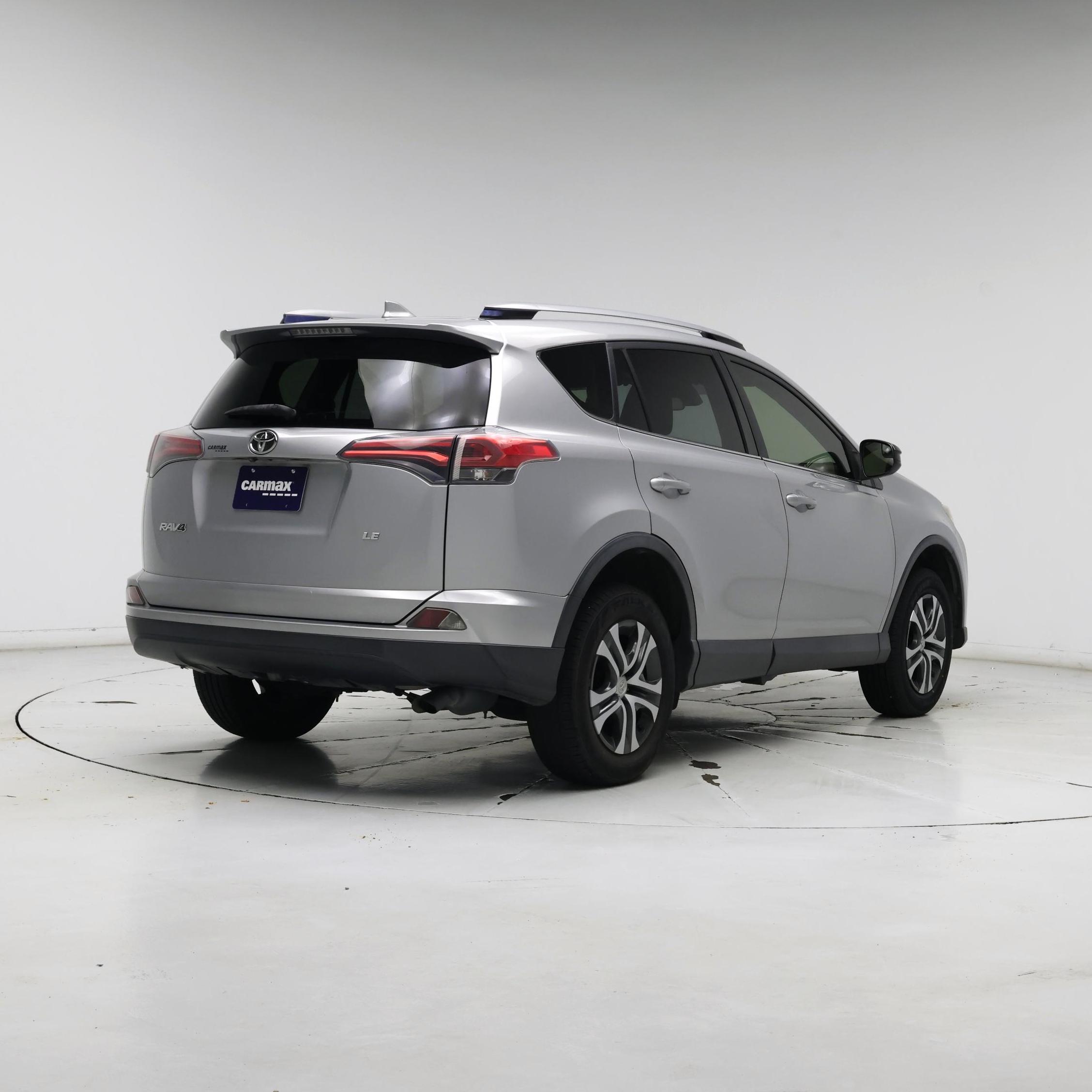 Thumbnail: 2018 Toyota RAV4 - 8