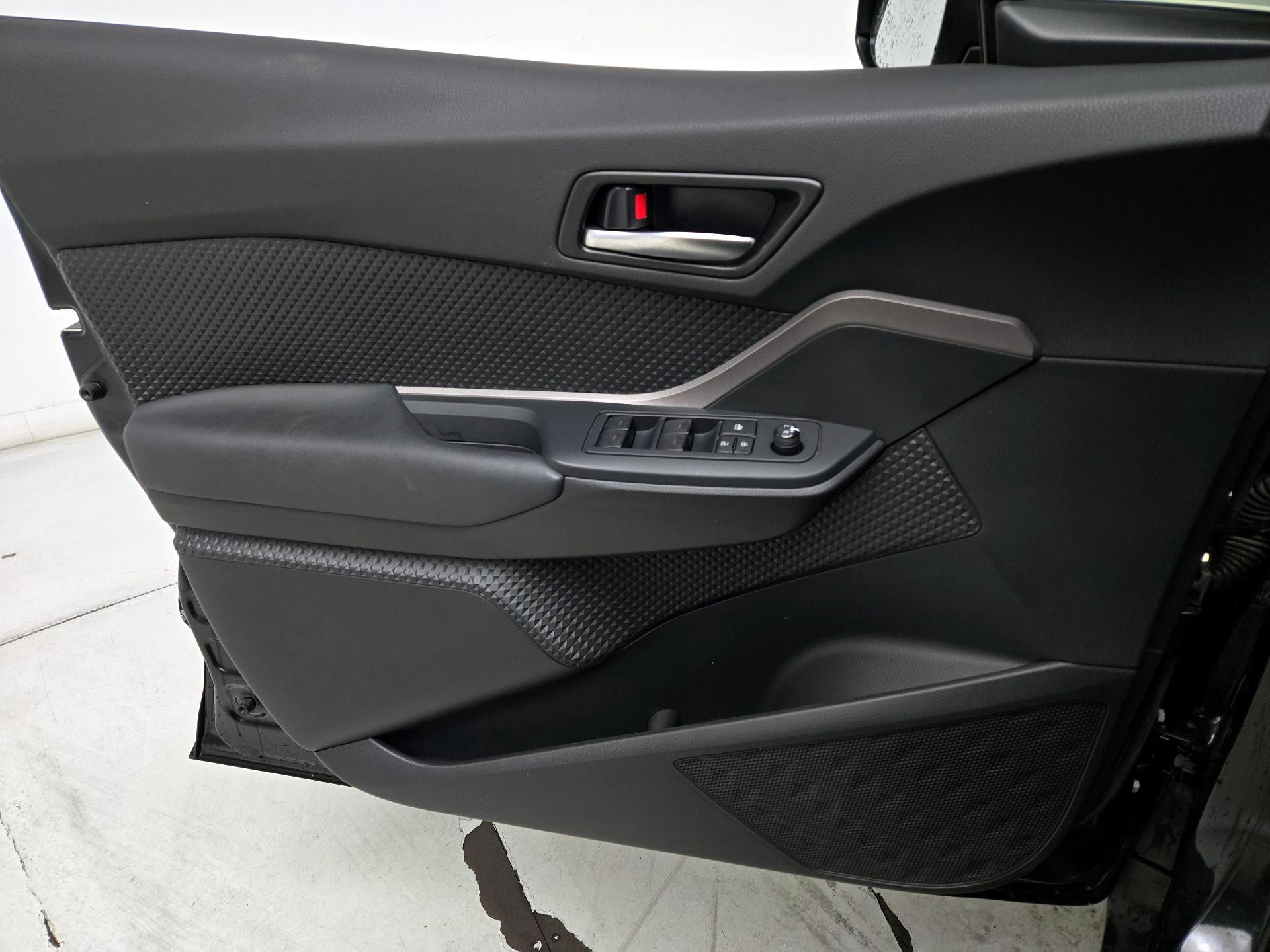 Thumbnail: 2021 Toyota C-HR - 12