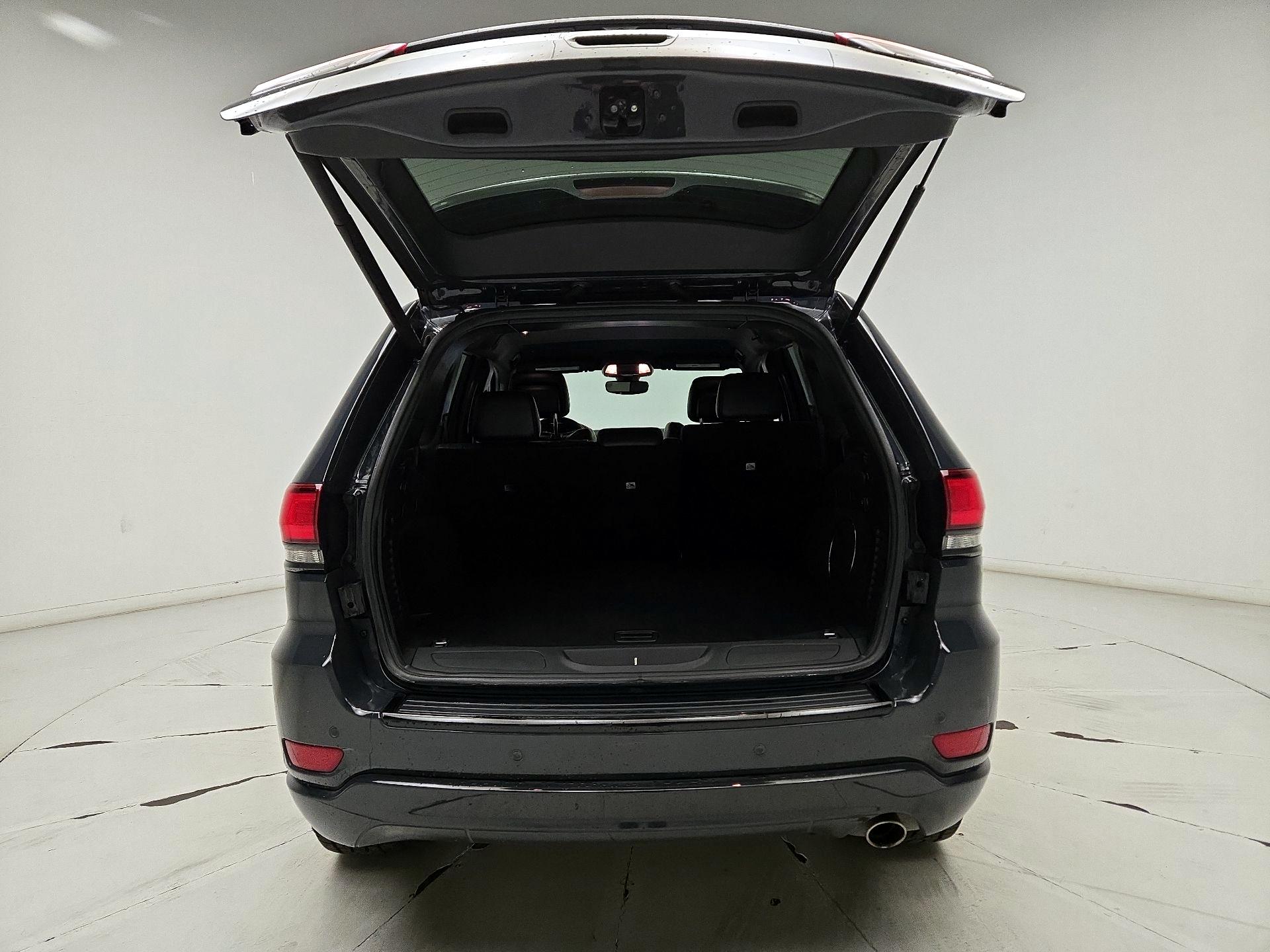 Thumbnail: 2018 Jeep Grand Cherokee - 20