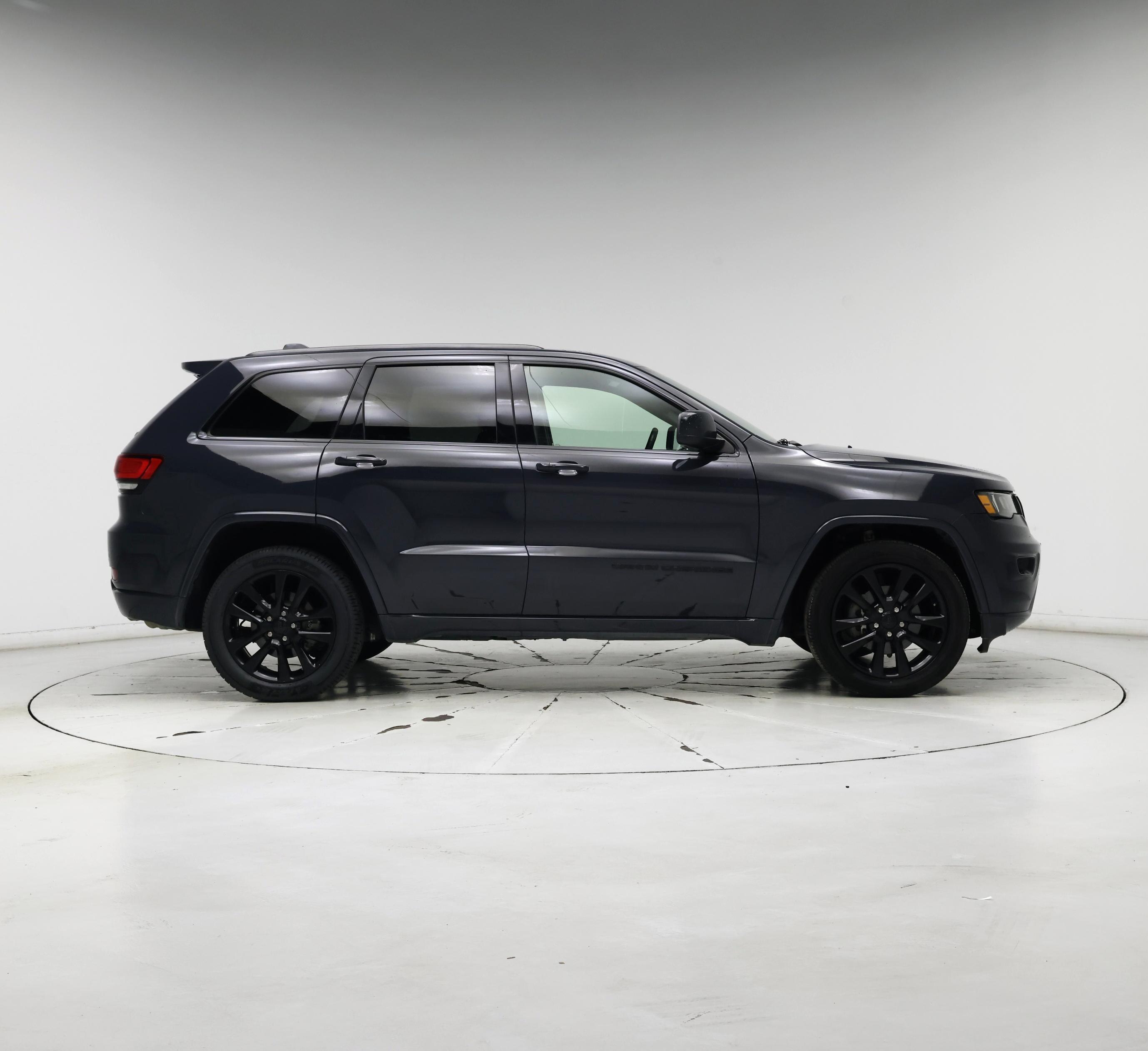 Thumbnail: 2018 Jeep Grand Cherokee - 7
