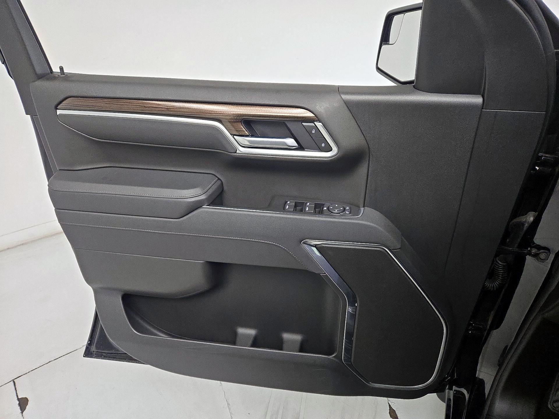 Thumbnail: 2025 Chevrolet Silverado 1500 - 12