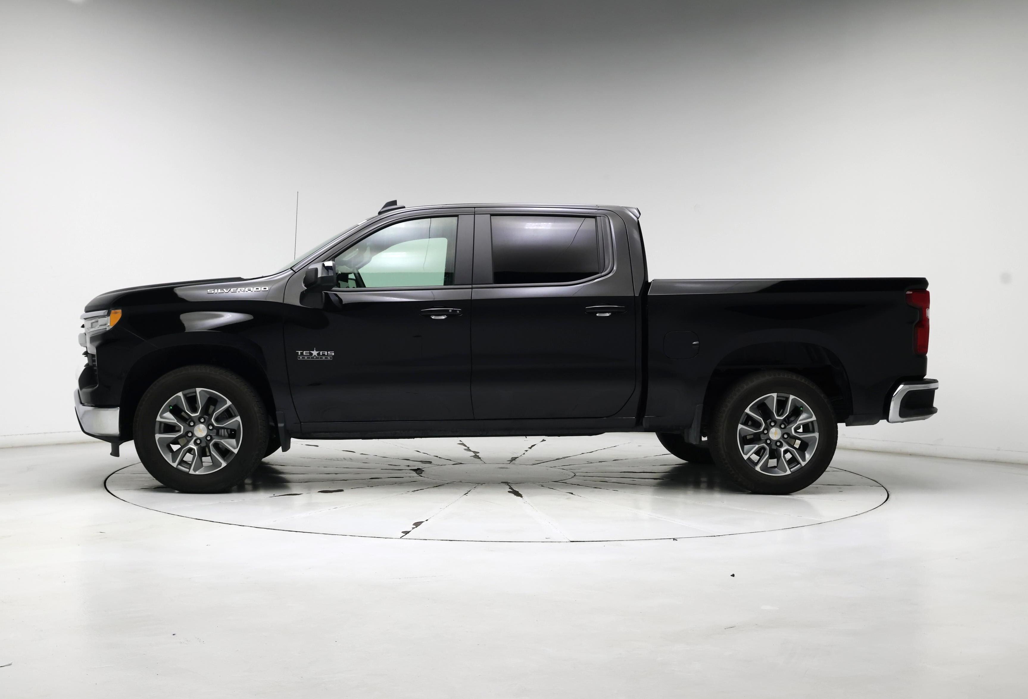 Thumbnail: 2025 Chevrolet Silverado 1500 - 3