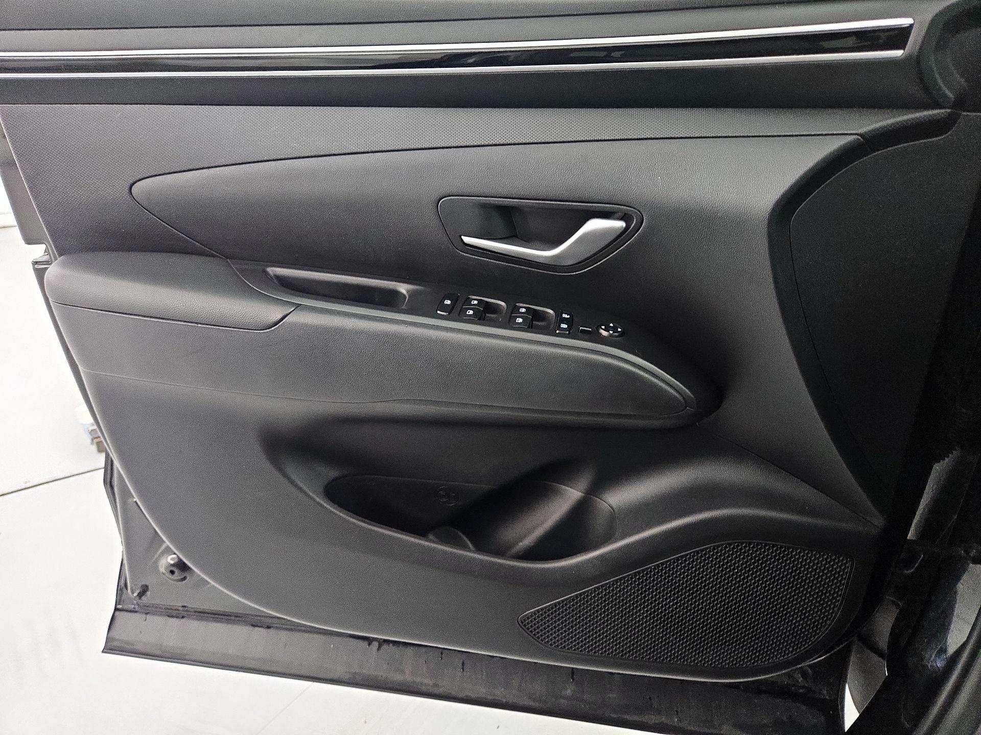 Thumbnail: 2023 Hyundai Santa Cruz - 12