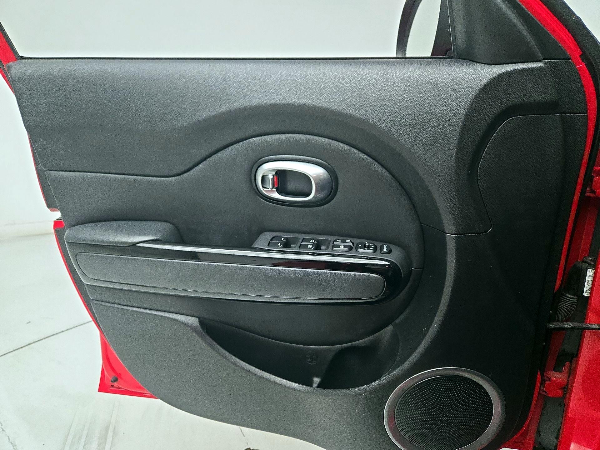 Thumbnail: 2016 Kia Soul - 12