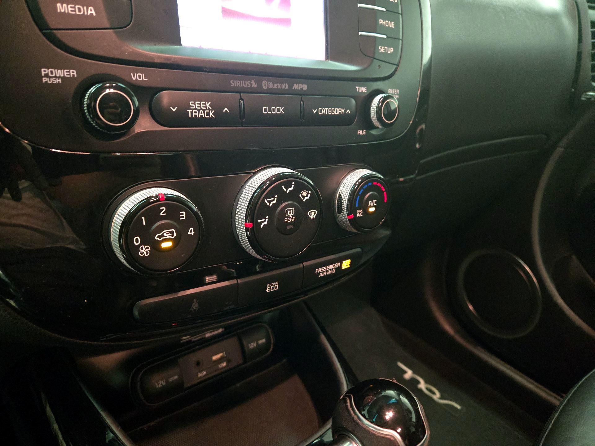 Thumbnail: 2016 Kia Soul - 16